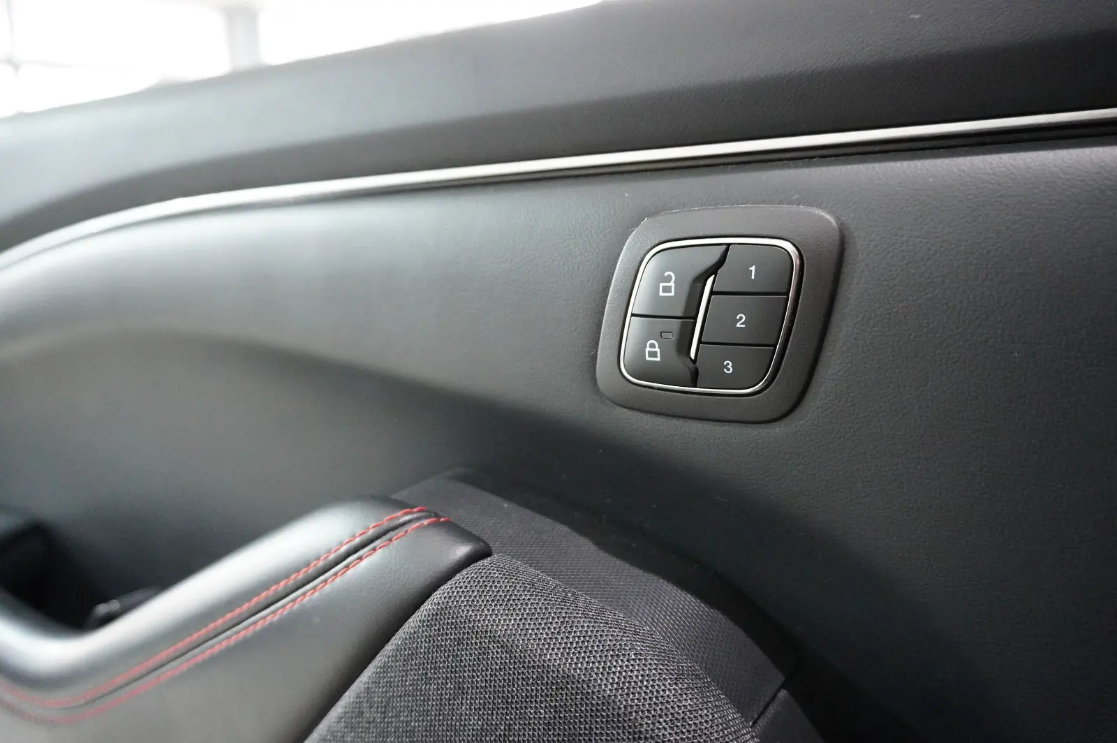 FORD MUSTANG MACH-E AWD 99KWH GPS / LED / 360° / PANORAMIQUE /  351 ch | BVA | 99KWH