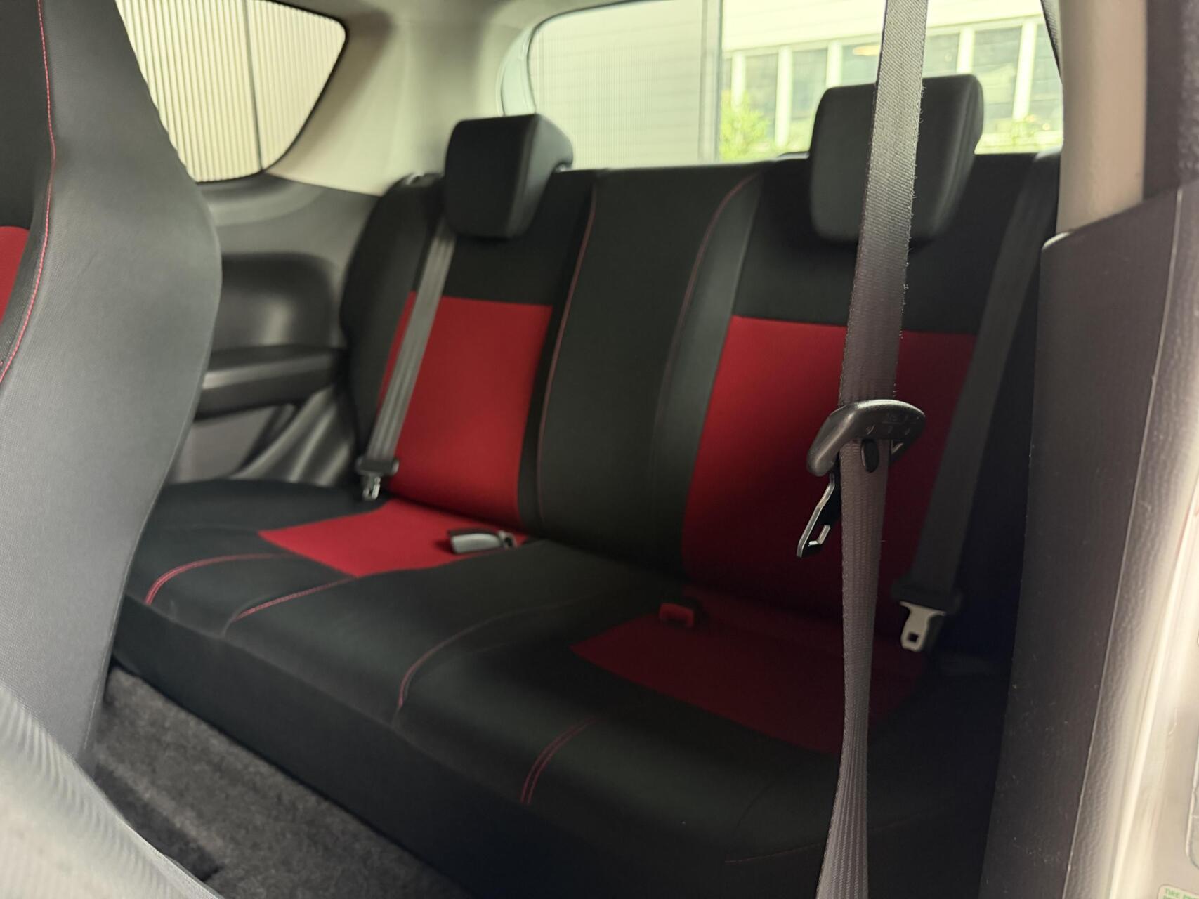 SUZUKI SWIFT 1.6 SPORT 125ch - JANTES 17" - SIÈGES SPORT - CLIMATISATION AUTOMATIQUE - DÉMARRAGE SANS CLÉ - AILERON