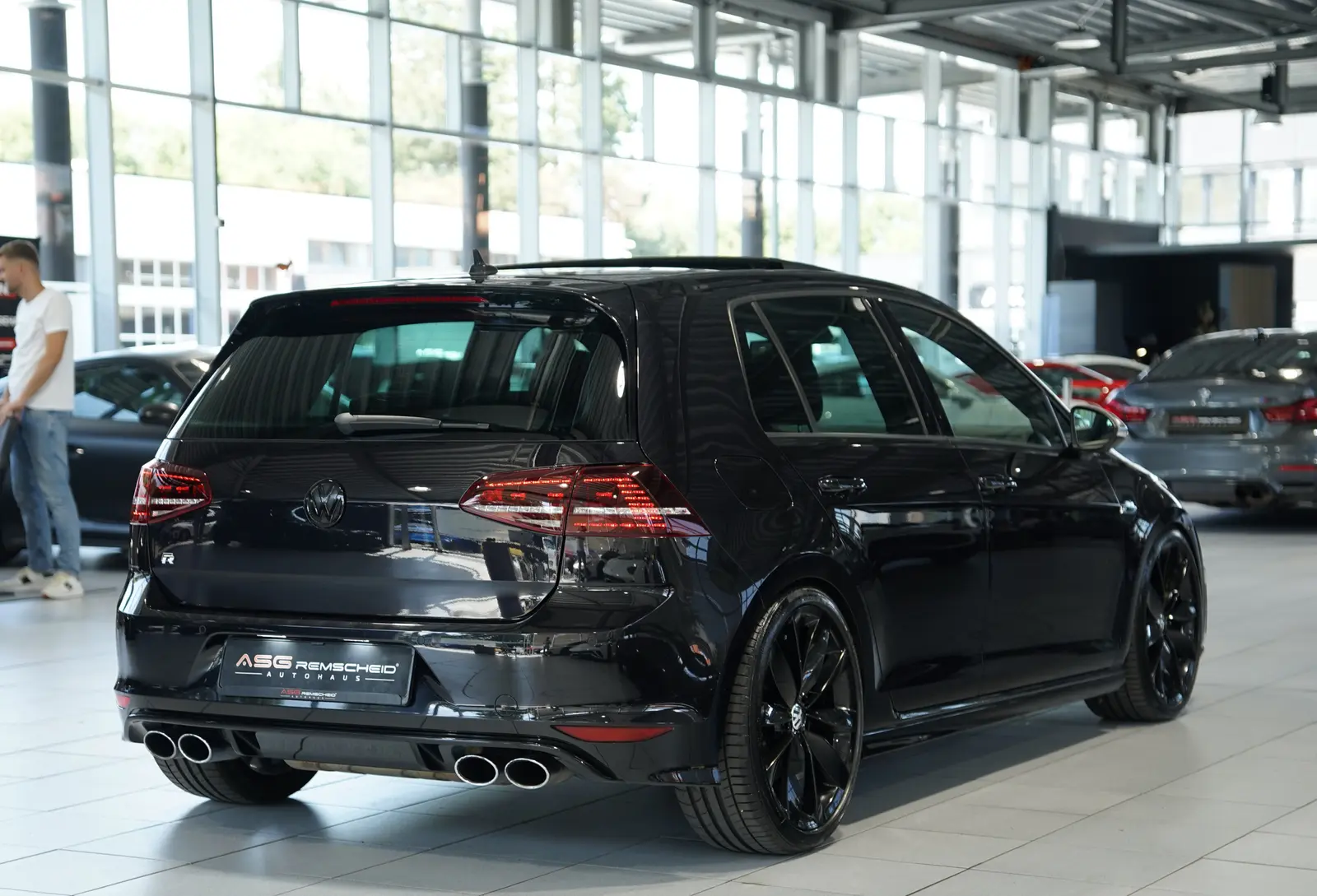 Volkswagen Golf 7 R 300 ch 4Motion DSG • 85 000 km • Cuir Vienna • GPS Discover Pro • Bi-Xénon • 19"