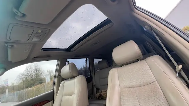 Toyota Land Cruiser 3.0 D-4D 173 ch Executive • 8 places • Boîte auto • Cuir beige • GPS • Toit ouvrant