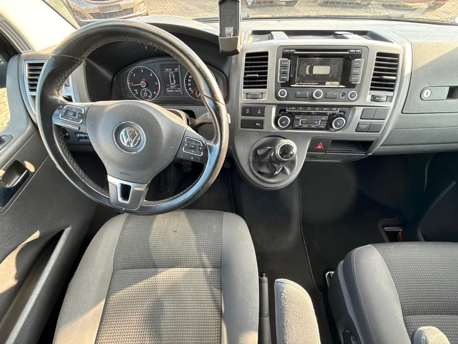 VOLKSWAGEN T5 MULTIVAN SPÉCIAL 2.0 TDI 140ch - 7 PLACES - CHAUFFAGE WEBASTO - GPS - SIÈGES CHAUFFANTS - CLIM BIZONE
