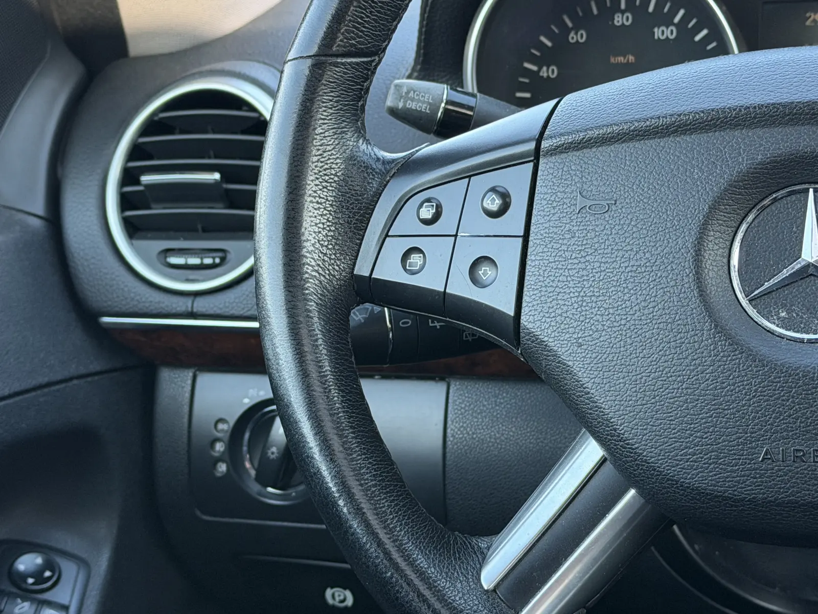 Mercedes-Benz Classe GL 450 4MATIC V8 | 340 ch | BVA | 7 places | Toit panoramique | Suspension pneumatique | Cuir | GPS