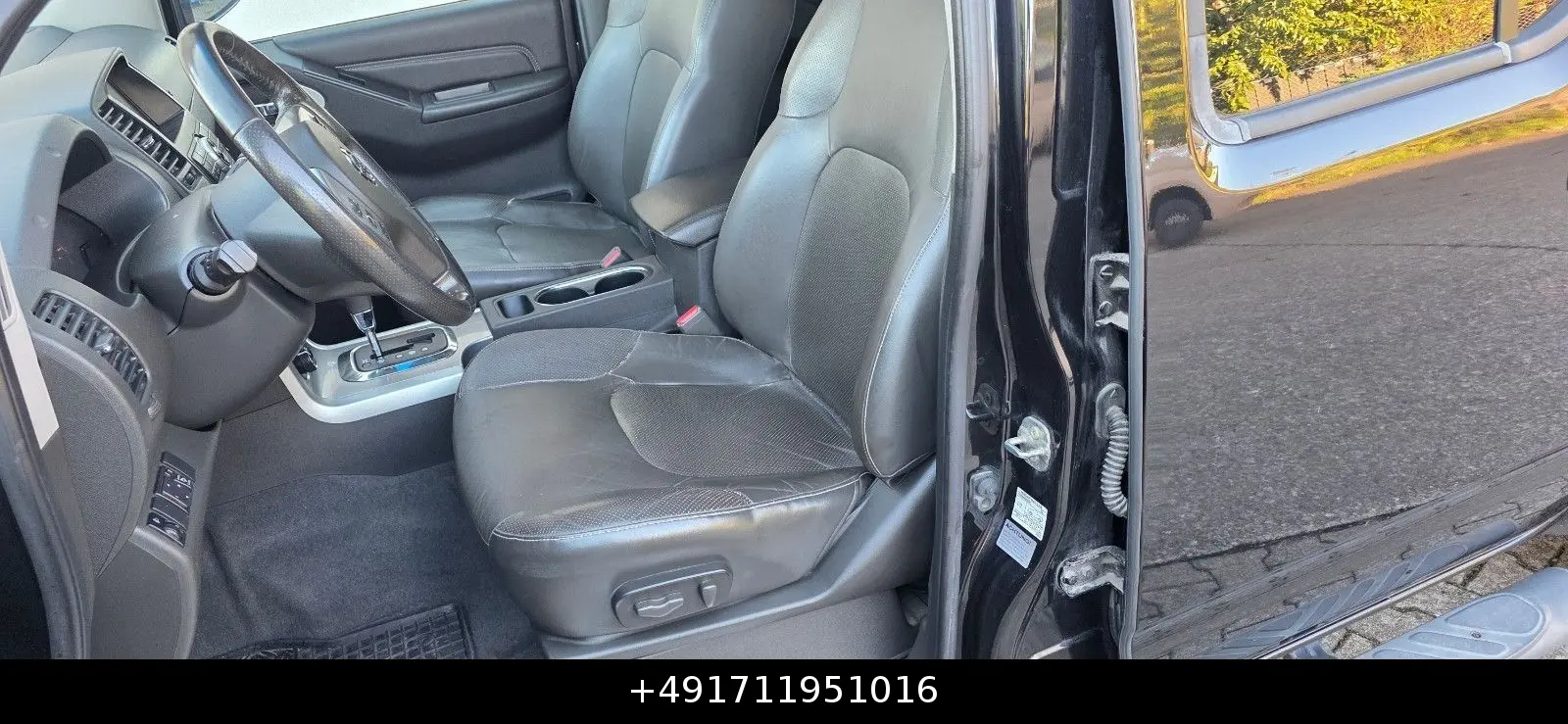 Nissan Navara 3.0 V6 dCi Double Cab LE | 231 ch | BVA | Hard top | Cuir | Toit ouvrant | GPS | Attelage