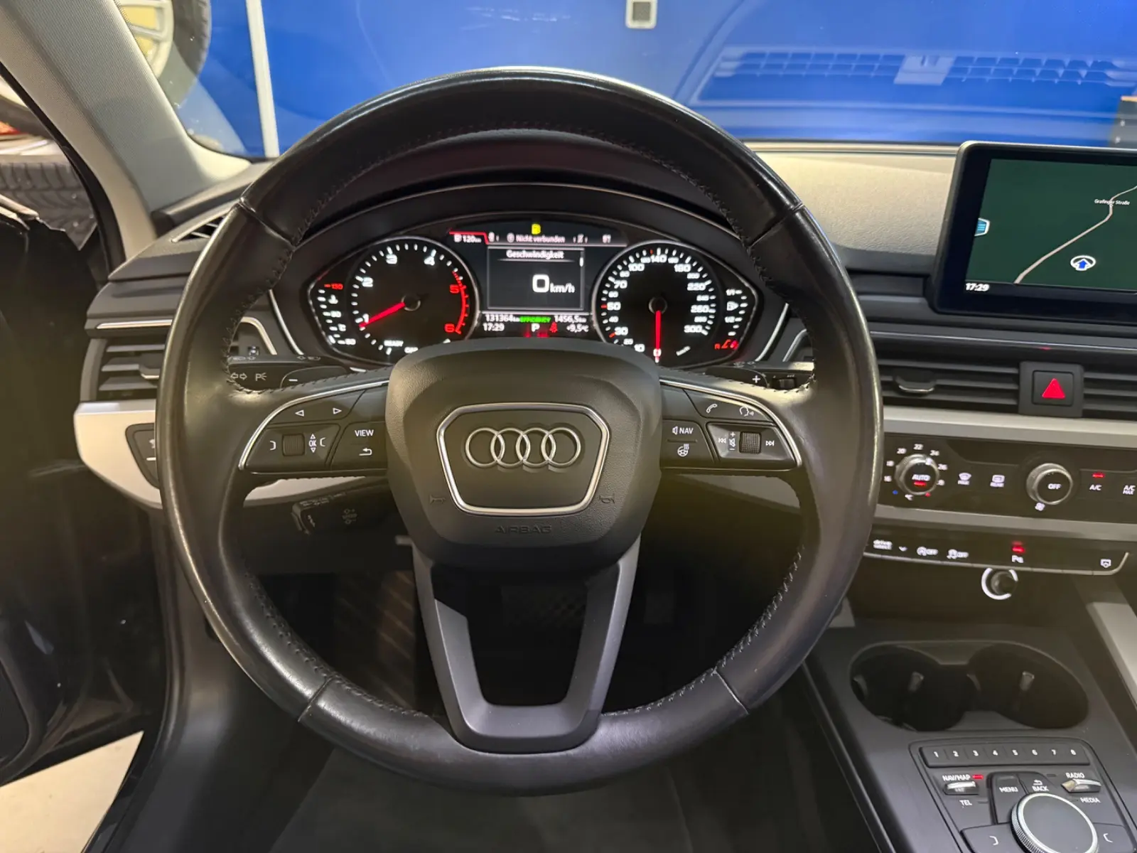 AUDI A4 AVANT 2.0 TDI 190ch QUATTRO S TRONIC - ATTELAGE PIVOTANT - GPS - XÉNON - HAYON ÉLECTRIQUE - SIÈGES CHAUFFANTS