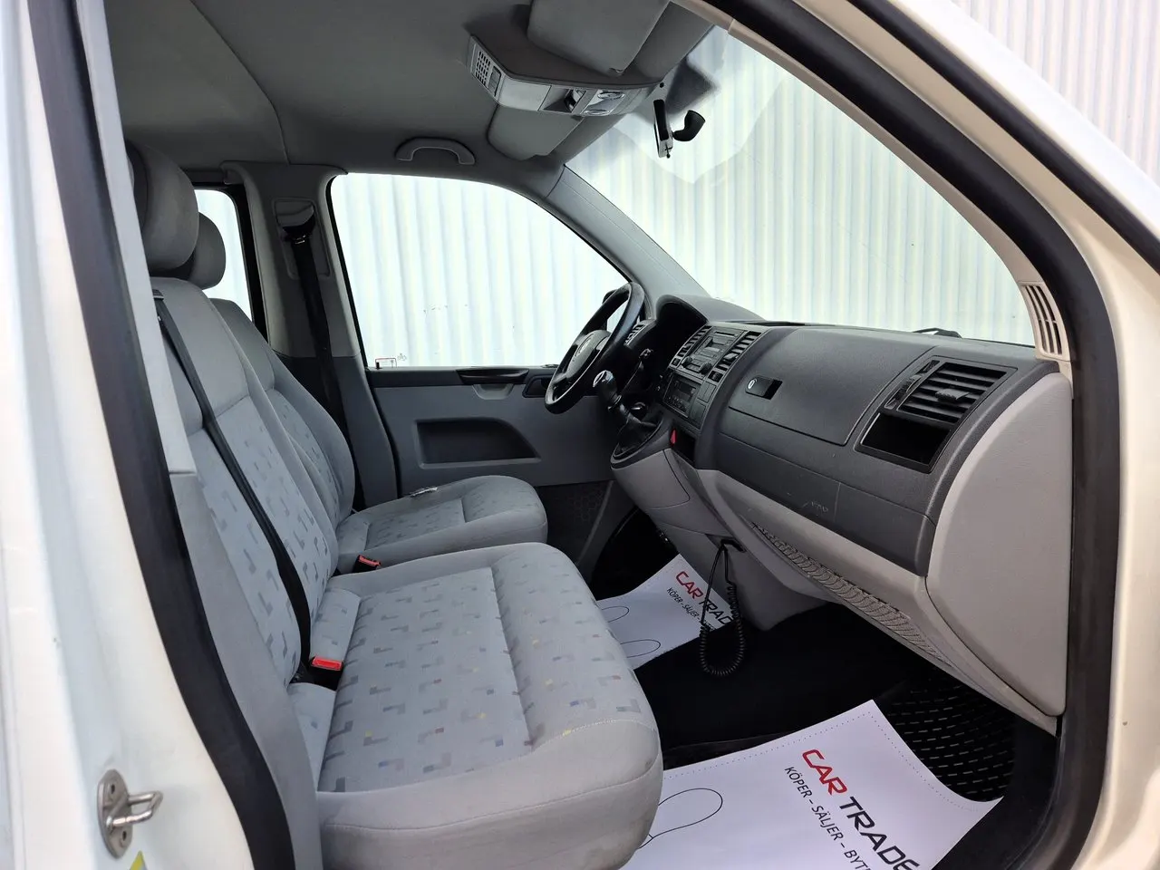 Volkswagen Caravelle 2.5 TDI Comfortline | 131 ch | BVM | 9 places | Chauffage auxiliaire programmable | Climatisation automatique | 2 propriétaires