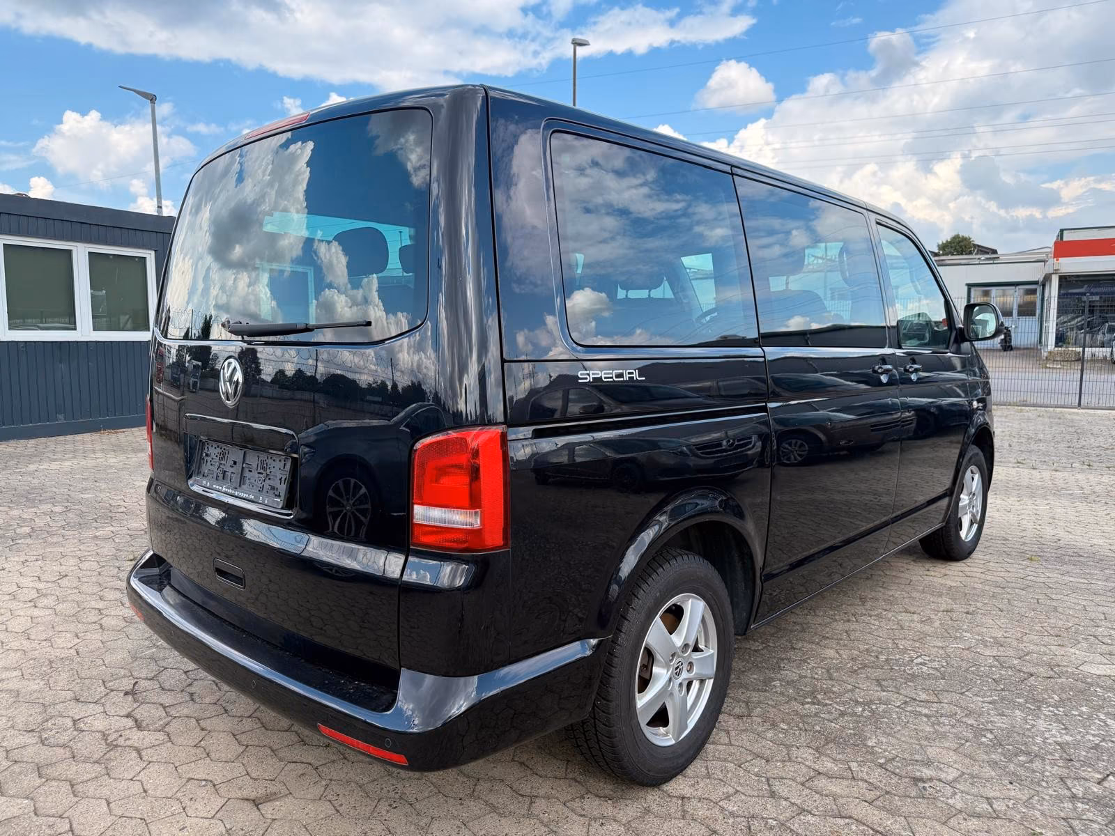 VOLKSWAGEN T5 MULTIVAN SPÉCIAL 2.0 TDI 140ch - 7 PLACES - CHAUFFAGE WEBASTO - GPS - SIÈGES CHAUFFANTS - CLIM BIZONE