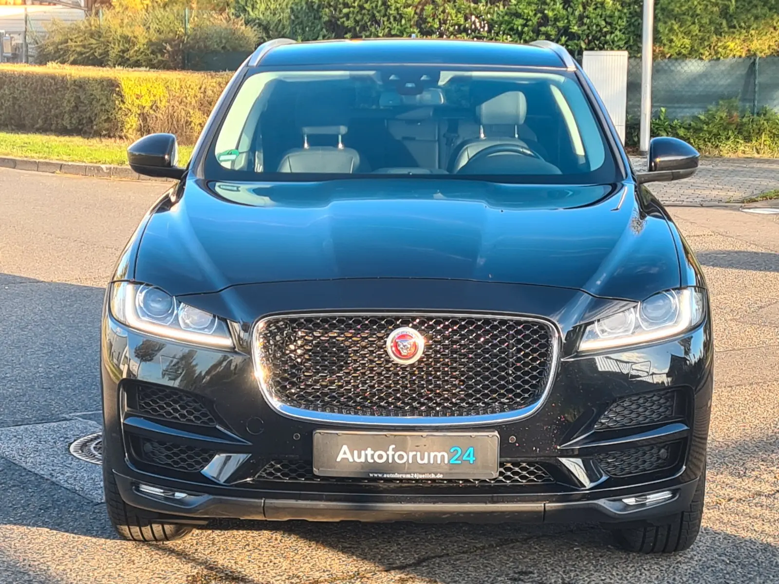 JAGUAR F-PACE PORTFOLIO AWD