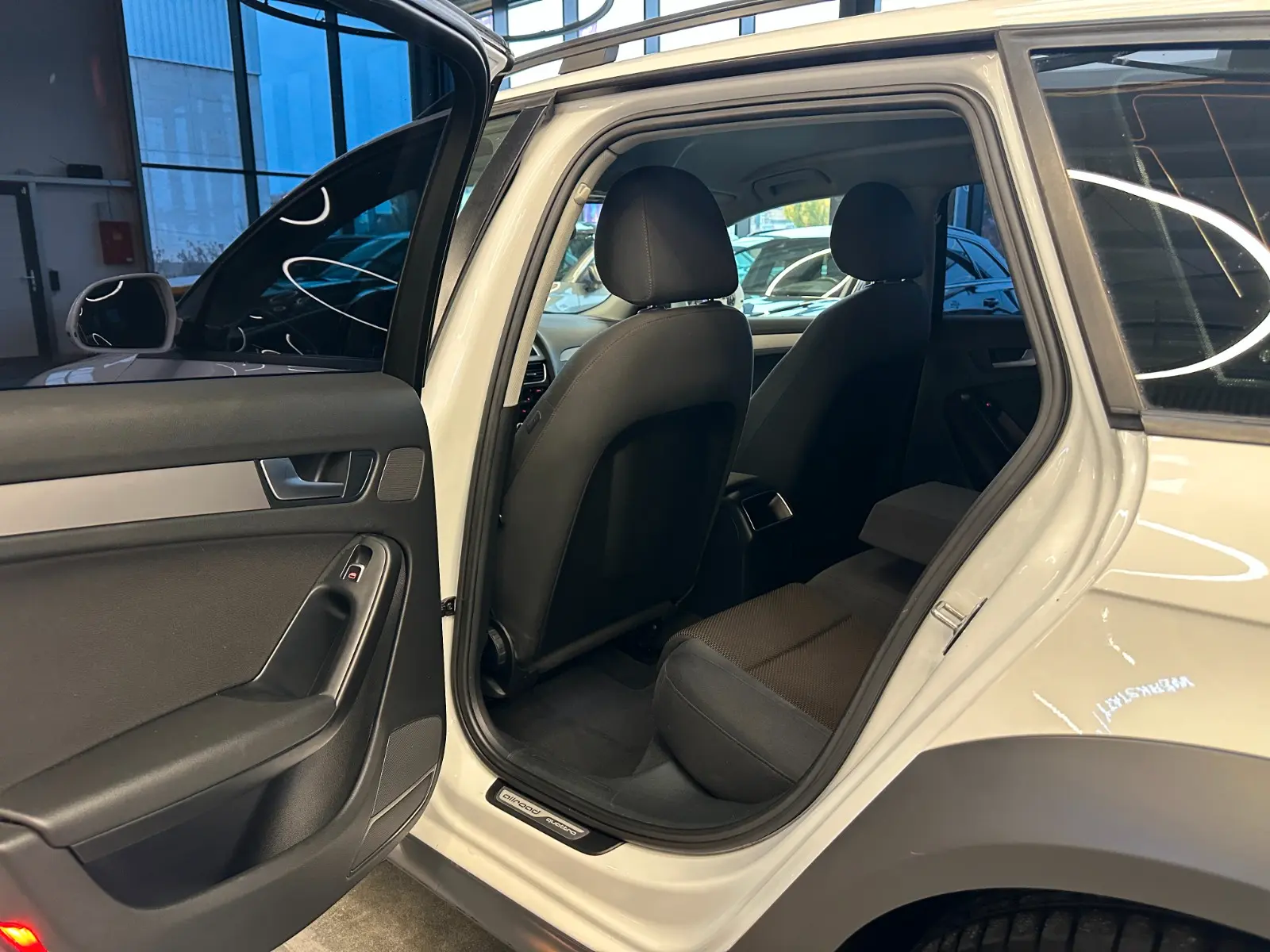 Audi A4 Allroad 2.0 TFSI quattro 211 ch • S tronic • GPS • Radars AV/AR • Régulateur • Sièges chauffants