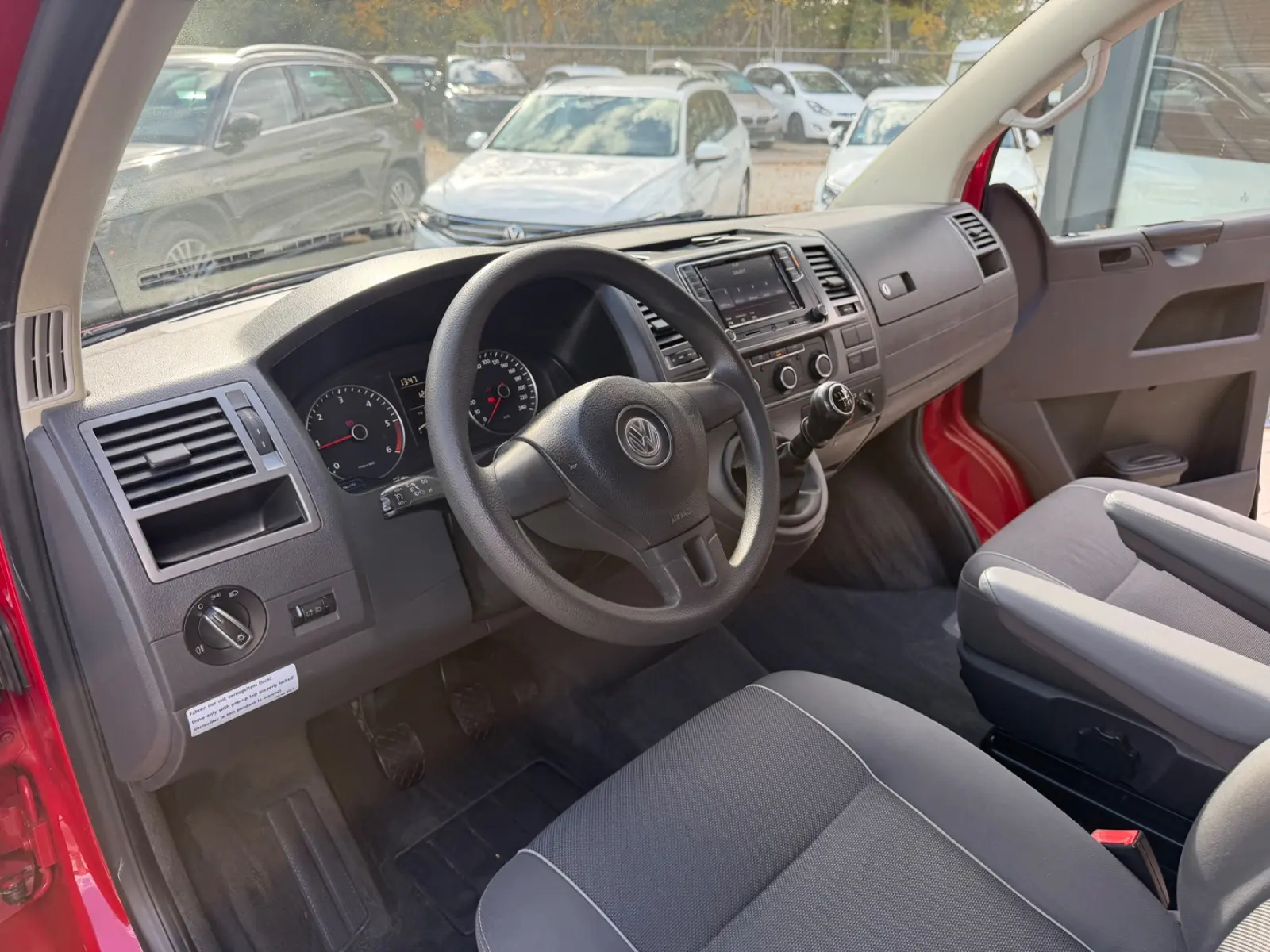 VOLKSWAGEN T5 CALIFORNIA 2.0 TDI 140ch - TOIT RELEVABLE - CHAUFFAGE AUXILIAIRE - ATTELAGE - RÉGULATEUR DE VITESSE