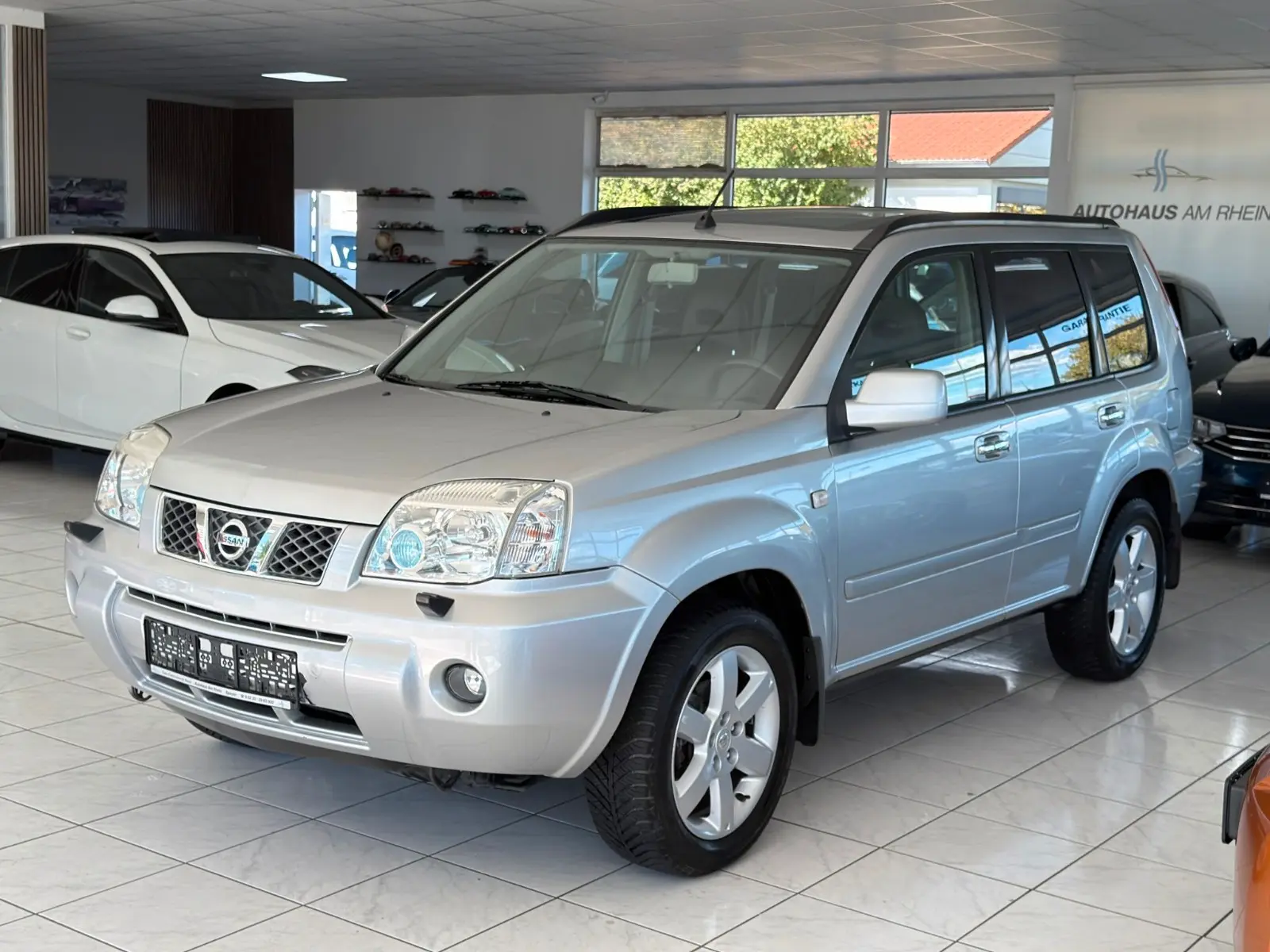 NISSAN X-TRAIL 2.2 dCi 136ch 4x4 - CUIR - TOIT PANORAMIQUE OUVRANT - SIÈGES CHAUFFANTS - SIÈGES ÉLECTRIQUES - RÉGULATEUR DE VITESSE