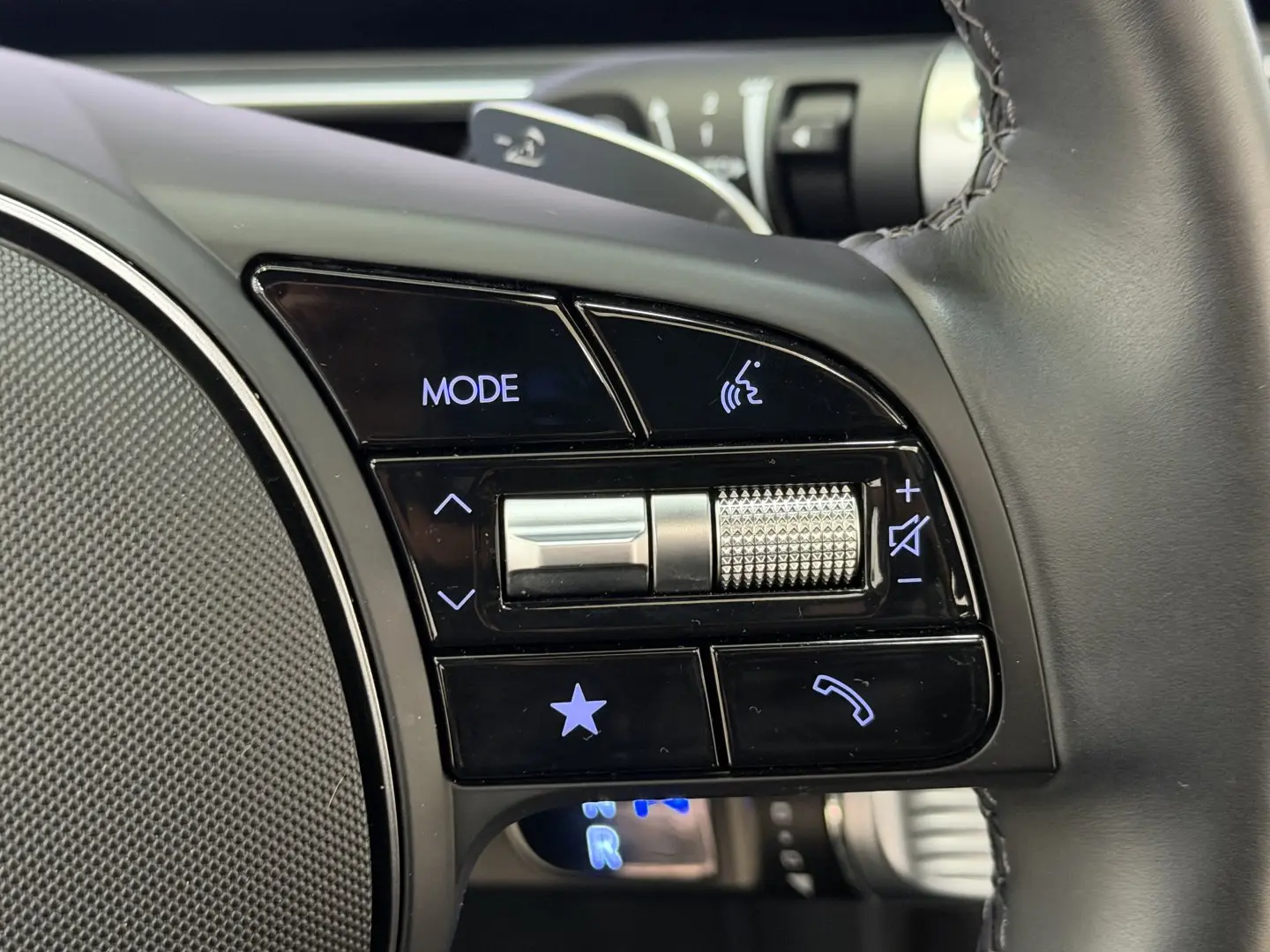 HYUNDAI IONIQ - 6 - 77,4KWH - 325 CV - 4WD - TOIT OUVRANT