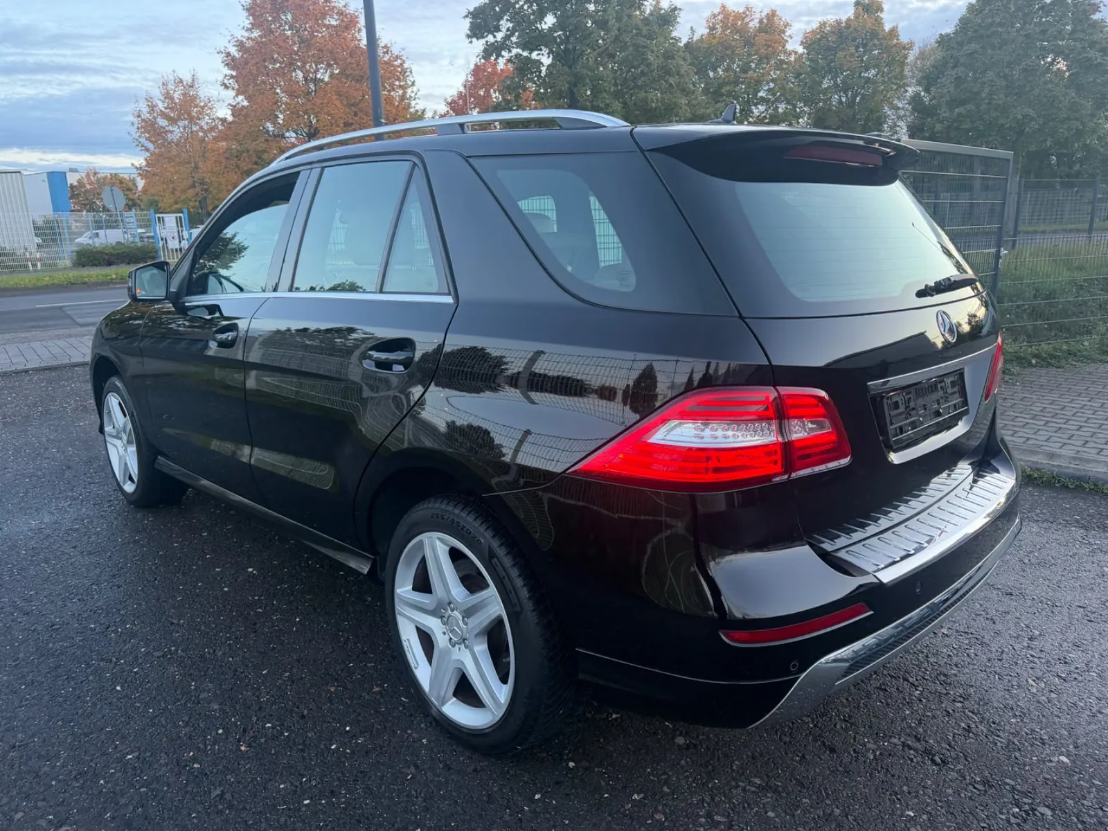 Mercedes-Benz Classe M 350 4MATIC Pack AMG | 306 ch | BVA | Toit panoramique | Cuir beige | Harman Kardon | GPS | Attelage