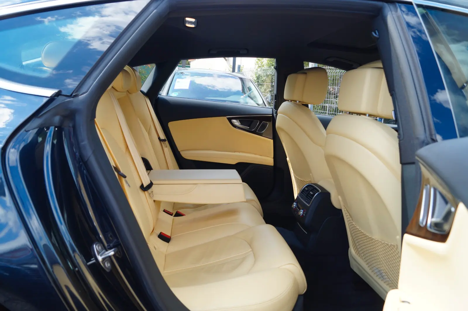 Audi A7 Sportback 3.0 TFSI quattro | 299 ch | BVA | Cuir beige | Toit ouvrant | Régulateur adaptatif | Caméra de recul | Phares bi-xénon