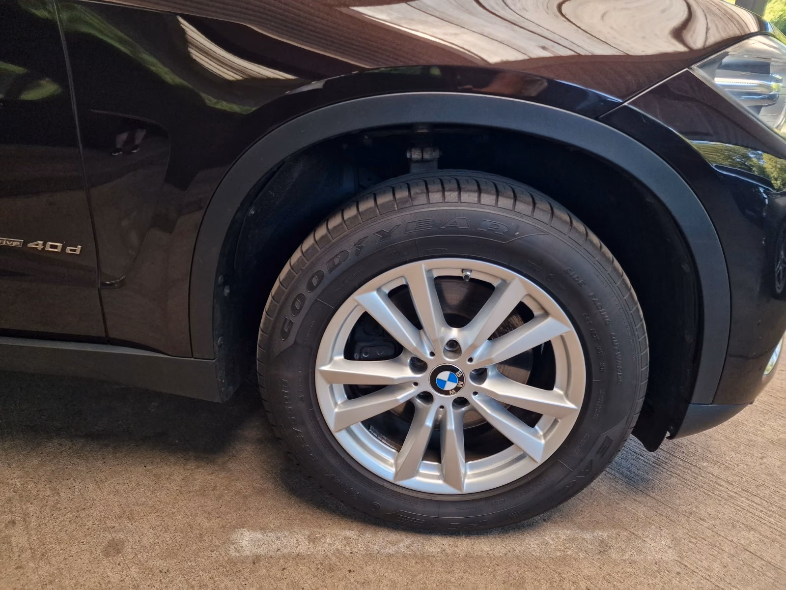 BMW X5 xDRIVE 40d 3.0 BI-TURBO 313ch BVA - CUIR DAKOTA - SIÈGES CHAUFFANTS ET VENTILÉS - ATTELAGE - CAMÉRA DE RECUL - SUSPENSION ADAPTATIVE