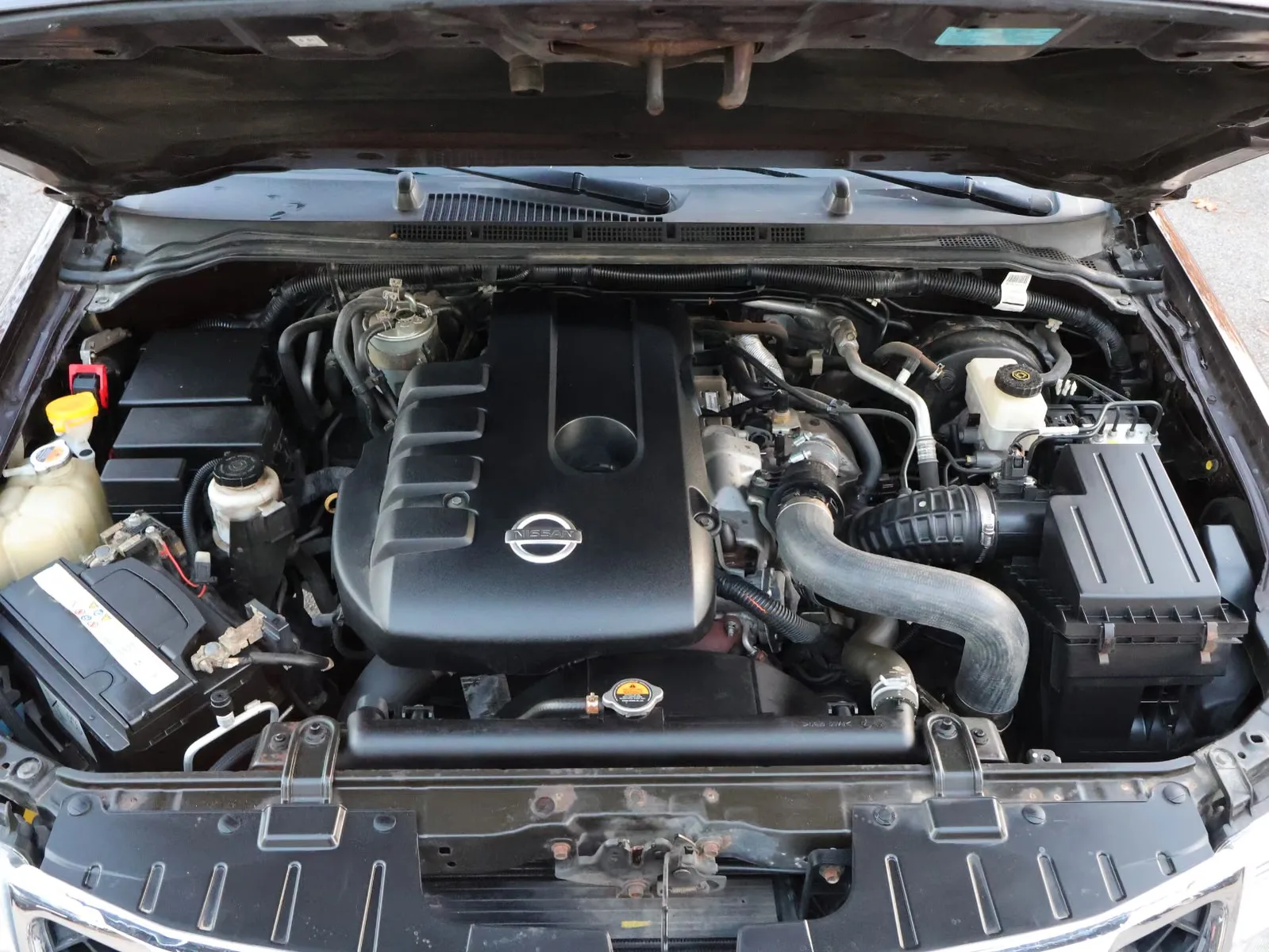 NISSAN NAVARA KING CAB SE 4X4 2.5 DCI 1ERE MAIN CLIM TUV  | 190 ch | BVM | VOLANT EN CUIR