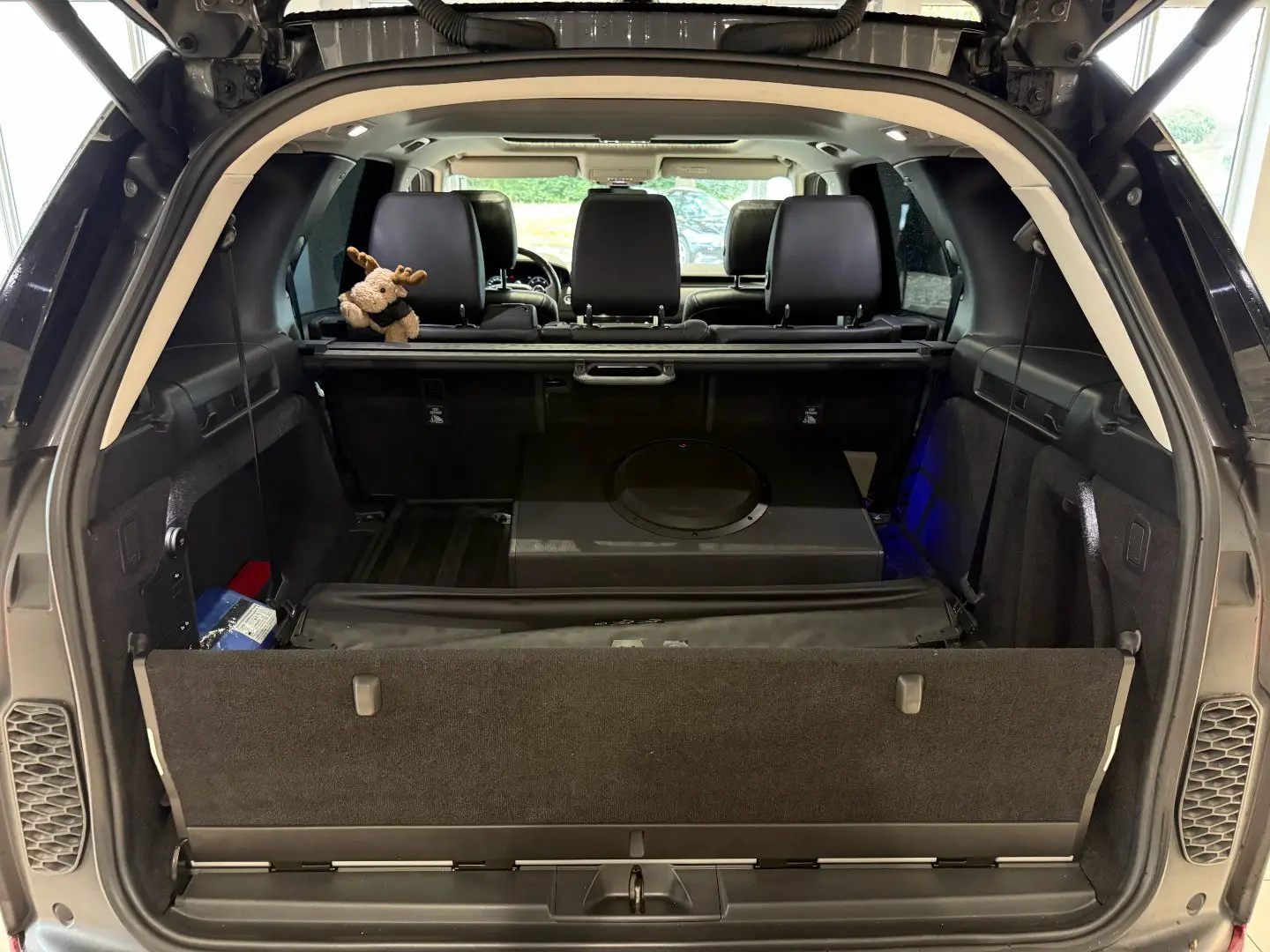 Land Rover Discovery 5 TD6 HSE | 258 ch | BVA | 7 places | Toit ouvrant | Suspension pneumatique | Affichage tête haute | Chauffage auxiliaire