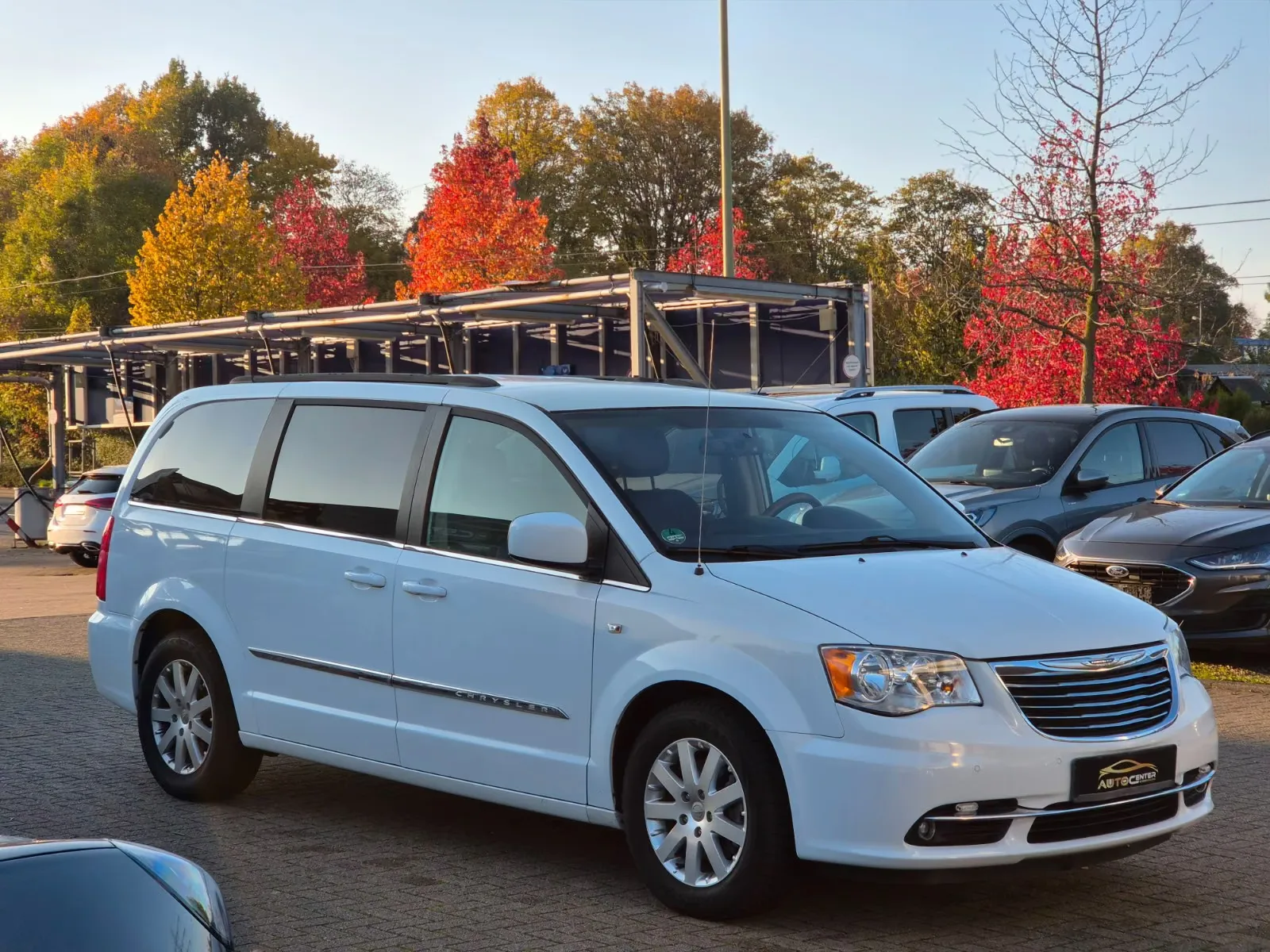 CHRYSLER GRAND VOYAGER TOWN & COUNTRY 3.6 V6 287 CH – BVA – 7 PLACES – CUIR – PORTES ÉLECTRIQUES – DVD – 52 771 KM