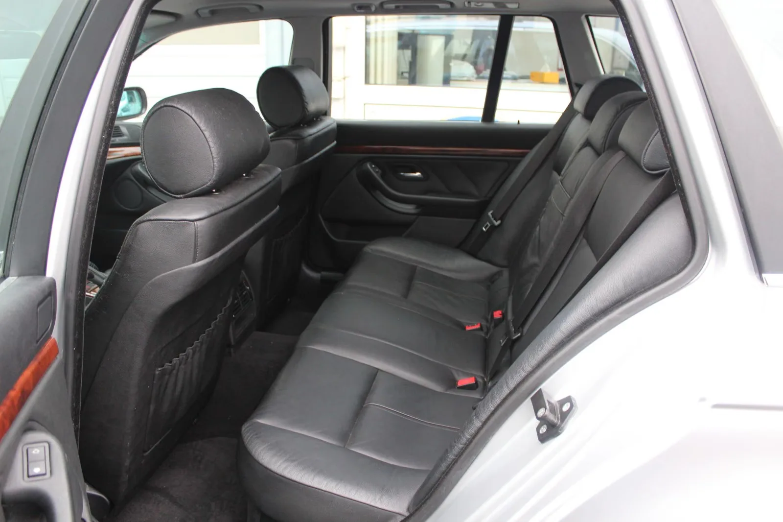 BMW 530 i TOURING 231 ch BVM - 2ème MAIN - CUIR -  205700 km
