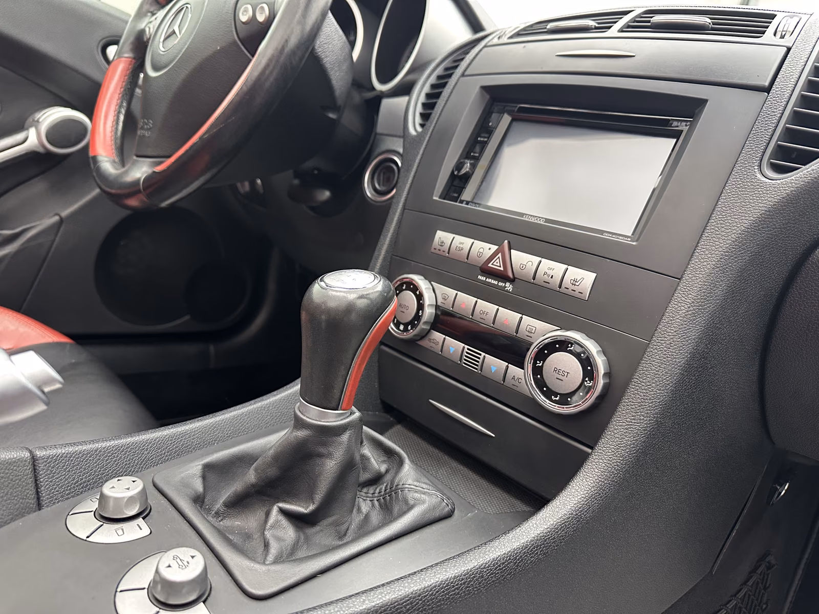 MERCEDES-BENZ SLK - 200 KOMPRESSOR - 163 CV - BVM - CUIR INTÉGRAL