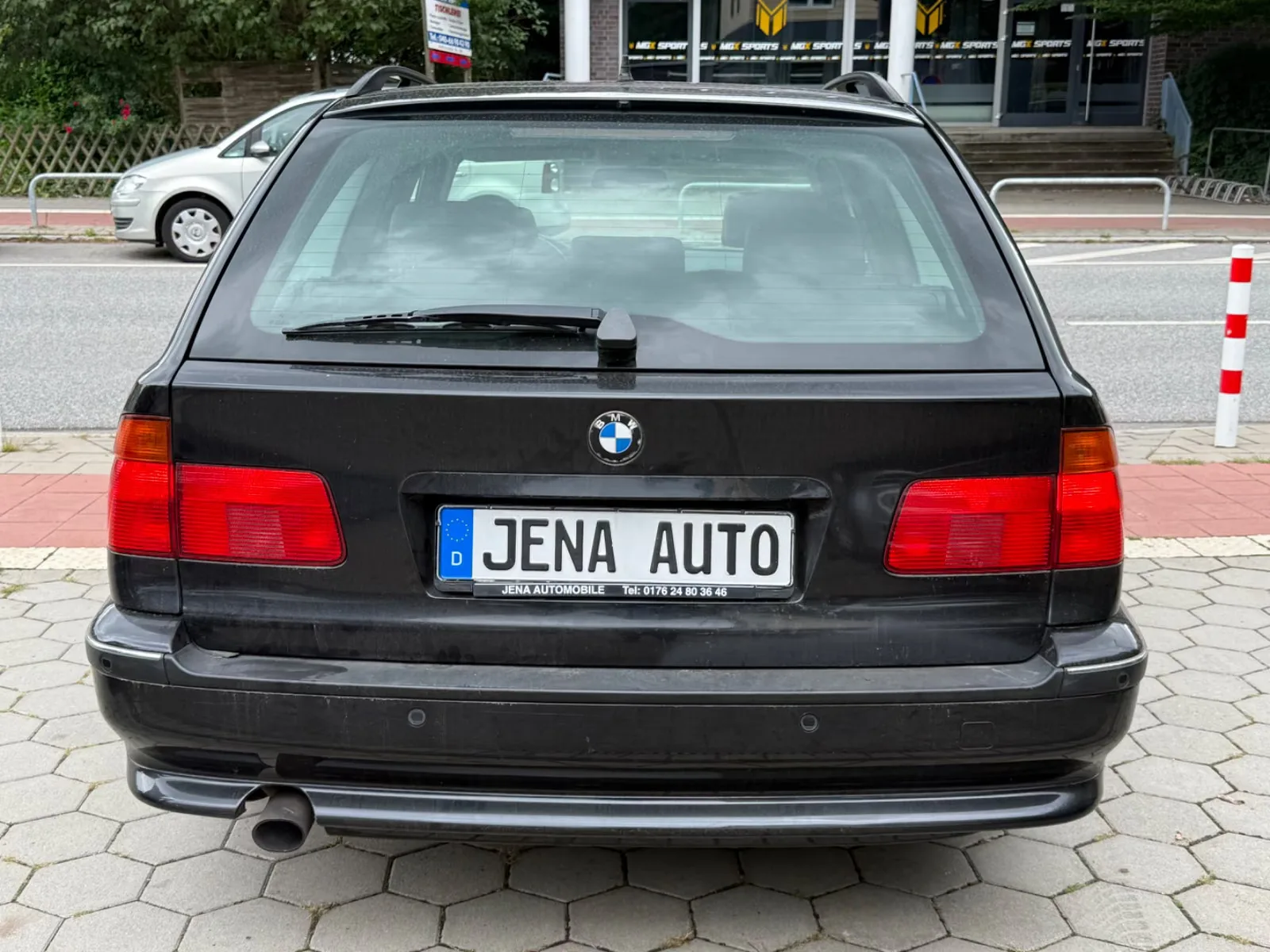 BMW 528 i TOURING 193 ch BVA - CUIR - 2ème MAIN - 239000 km
