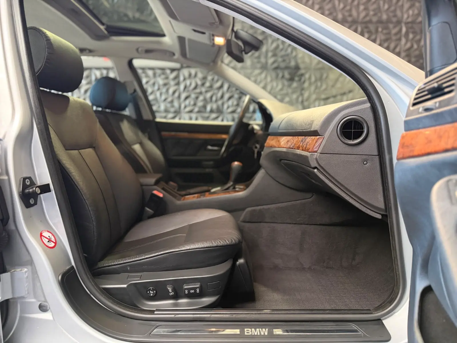 BMW 525i Touring E39 192 ch Exclusive • 6 cylindres • Boîte auto • 120 000 km • Cuir • Xénon • Attelage