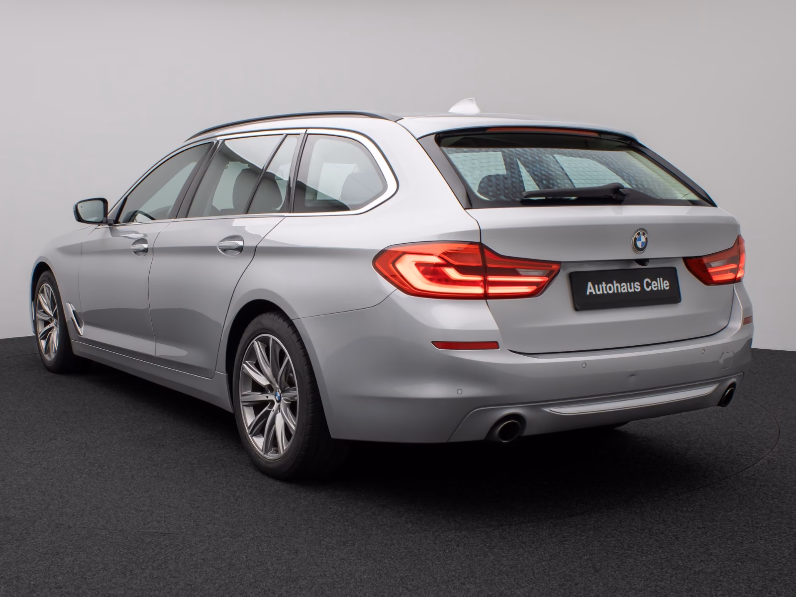 BMW 530i TOURING 252CH - LUXURY LINE -  CAMÉRA - HUD - 142.000 KMS