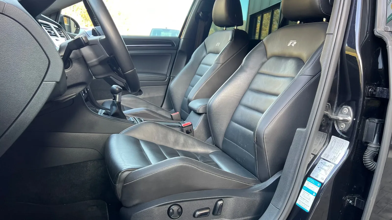 VOLKSWAGEN GOLF VII - R 4MOTION - 300 CV - BVM - HISTORIQUE COMPLET