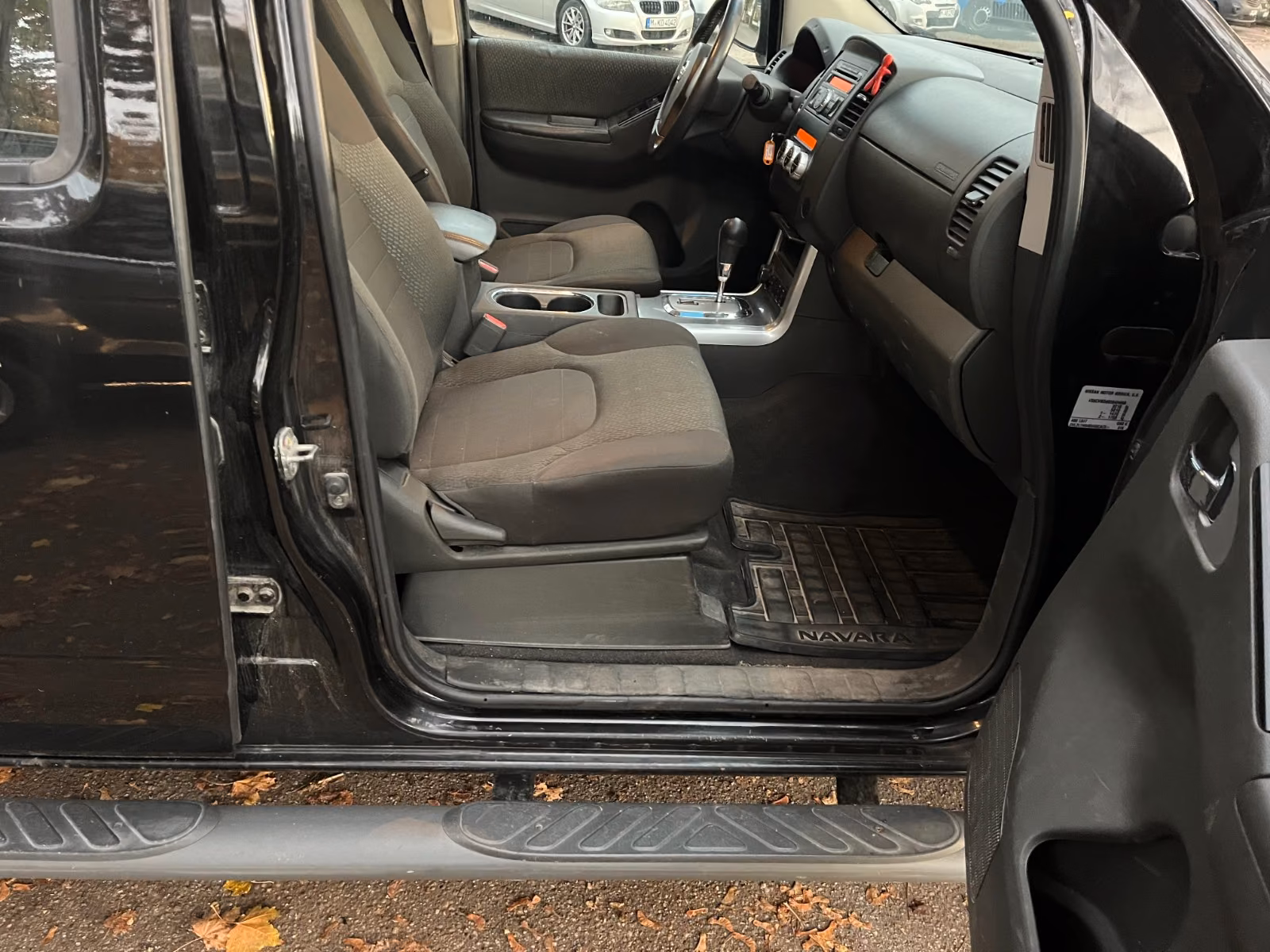 NISSAN NAVARA PICKUP DOUBLE CAB SE 4X4 | 190 ch | BVA | VOLANT EN CUIR
