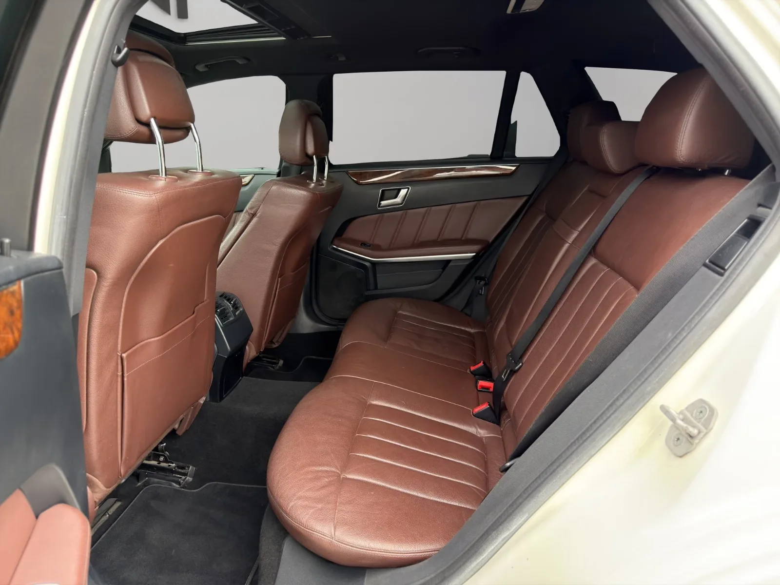 Mercedes E 350 BlueTEC Break V6 252 ch Avantgarde • Toit pano • Cuir • Harman Kardon • GPS • LED