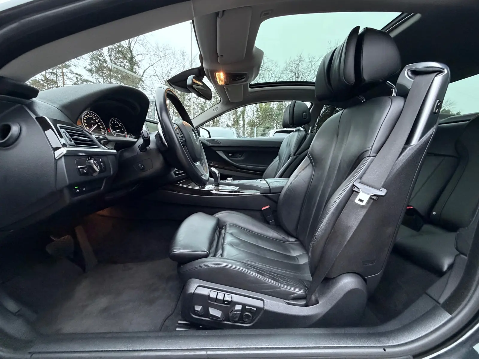 BMW 640i COUPÉ 3.0 320ch BVA - CUIR NAPPA - TOIT PANORAMIQUE - AFFICHAGE TÊTE HAUTE - CAMÉRA DE RECUL - JANTES ALPINA