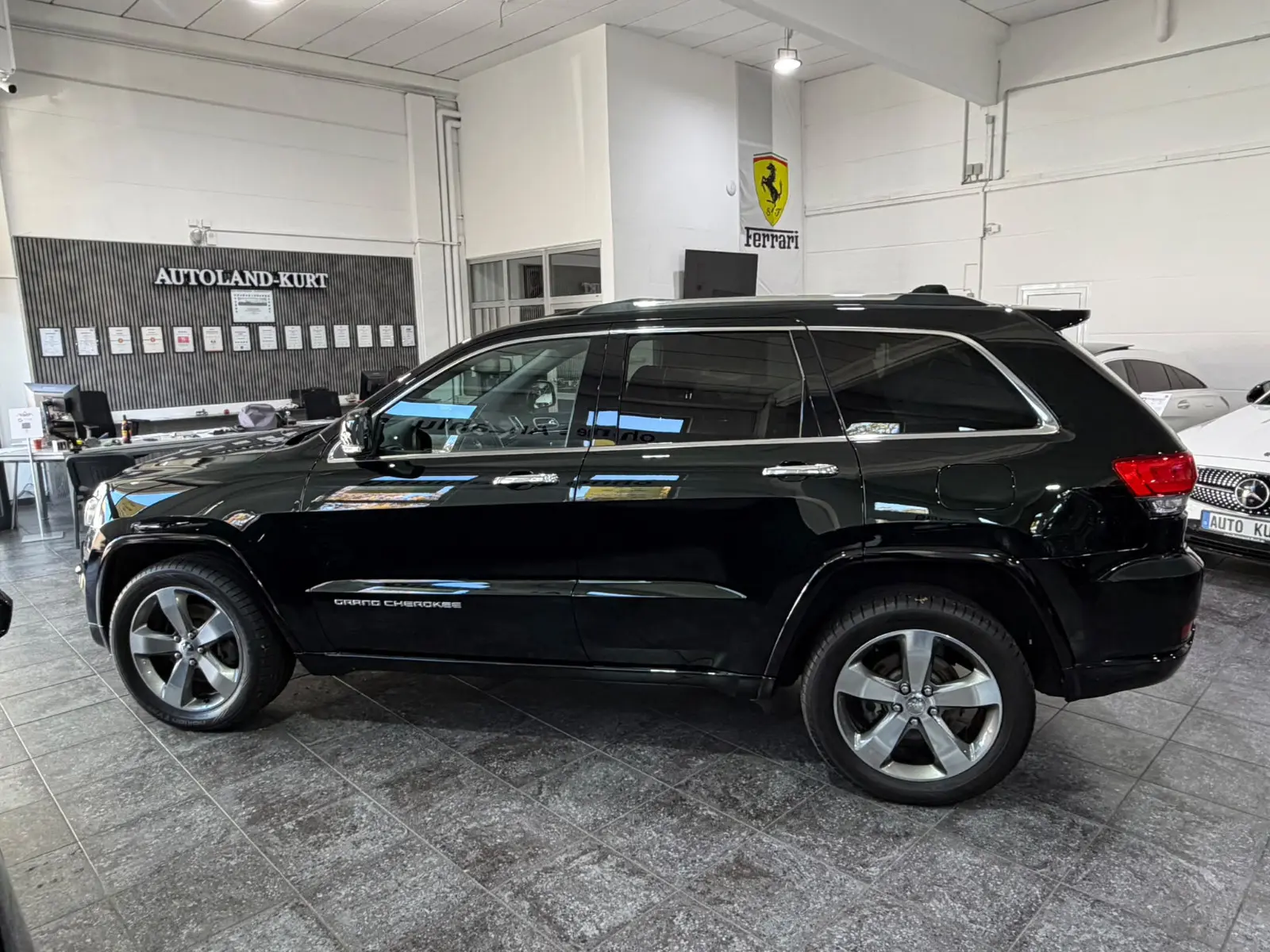 JEEP GRAND CHEROKEE | 241 ch | 4X4 | BVA |3.0 CRD OVERLAND | GPS | CUIR