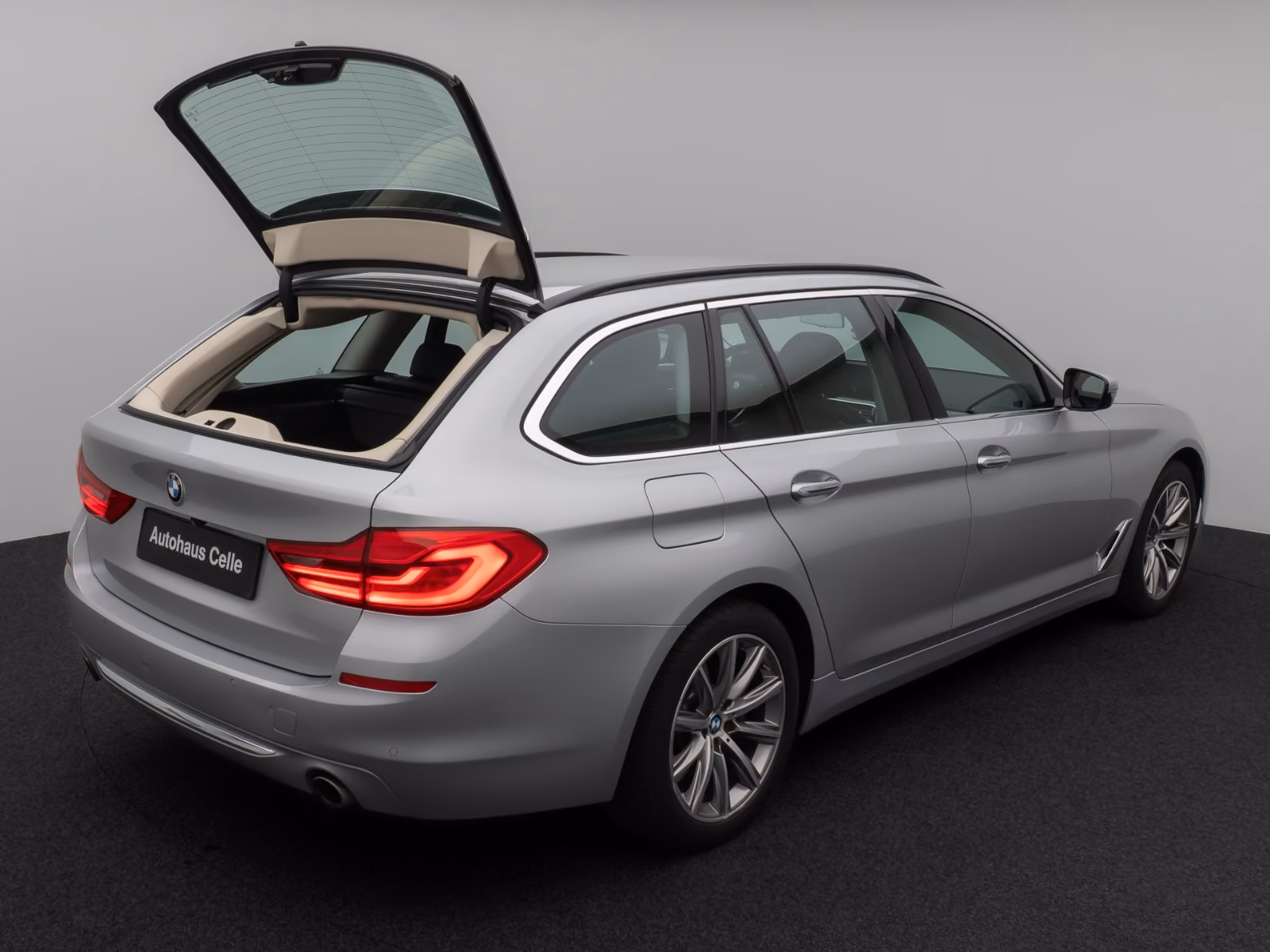 BMW 530i TOURING 252CH - LUXURY LINE -  CAMÉRA - HUD - 142.000 KMS