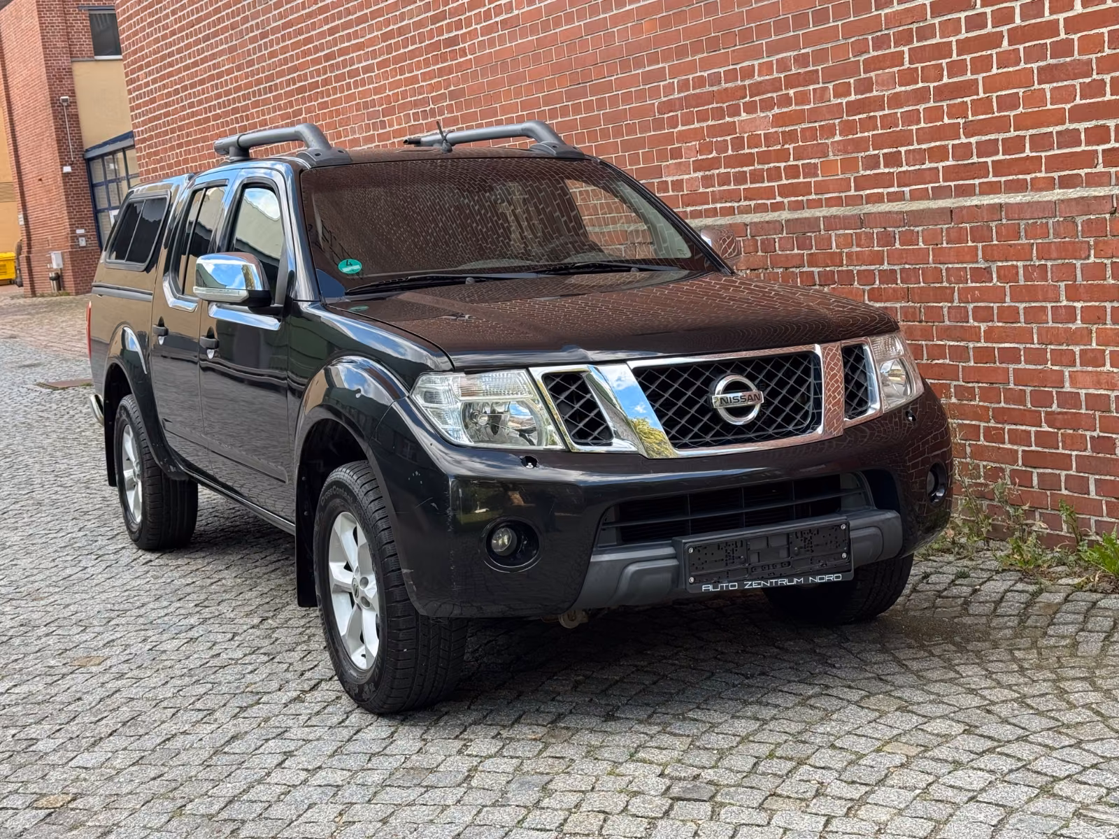 NISSAN NAVARA 2.5 DCI 190 CH – 4X4 – DOUBLE CABINE – CUIR – GPS – ATTELAGE – 150 000 KM