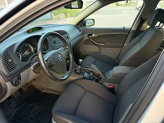 SAAB 9-3 SPORTCOMBI 1.8 LINEAR 122 ch BVM - 1ère MAIN - ATTELAGE - 166760 KM