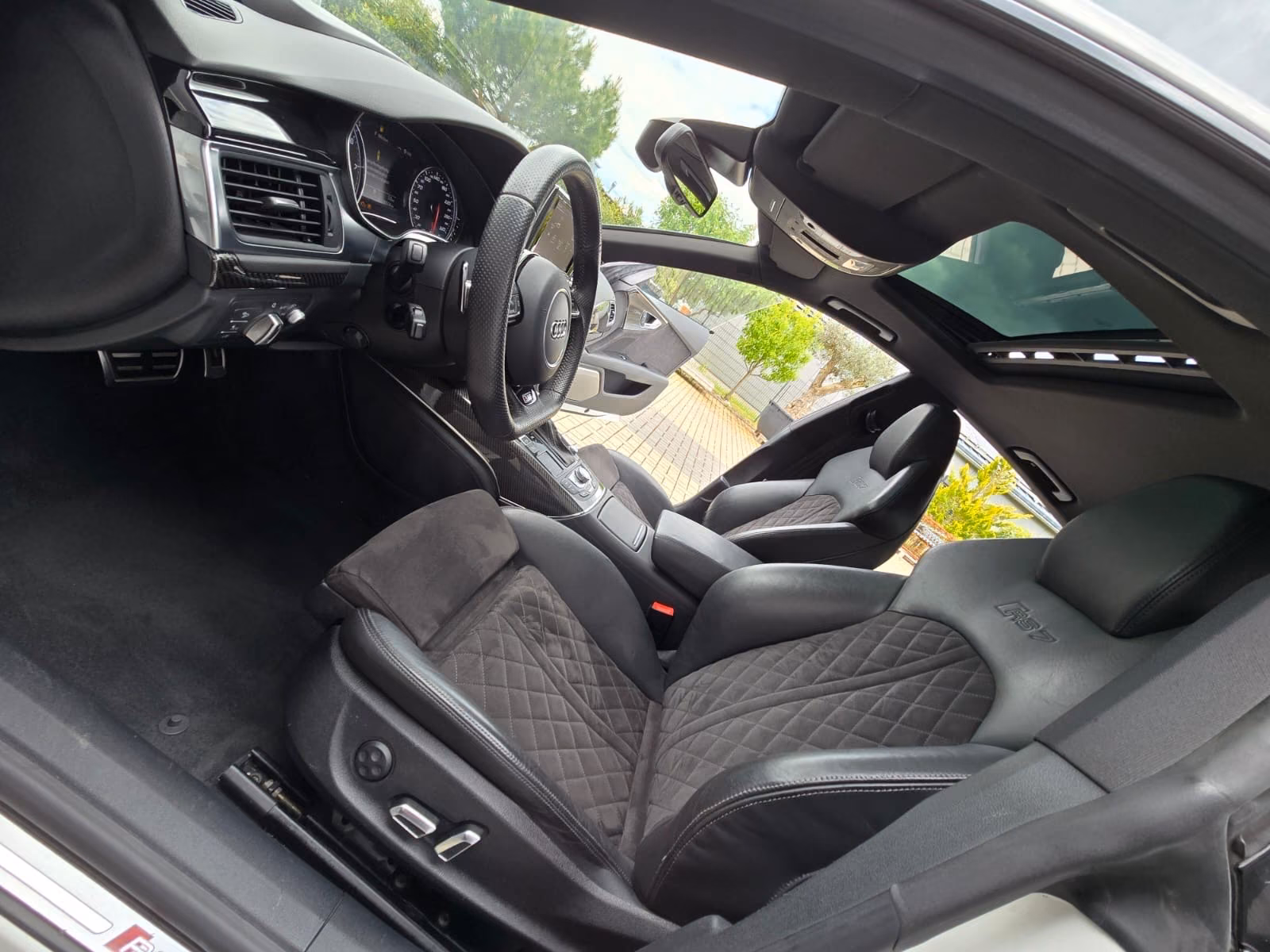 AUDI RS7 - 4.0 TFSI - 560 CV - BVA - ALCANTARA