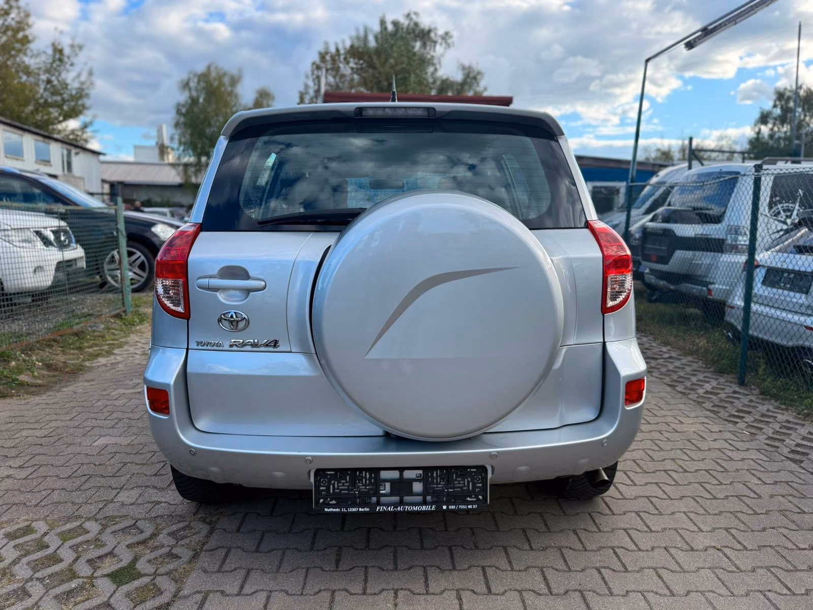 Toyota RAV4 2.2 D-CAT 177 ch 4x4 Sol • Clim auto • Régulateur • Radar de recul • Changeur CD