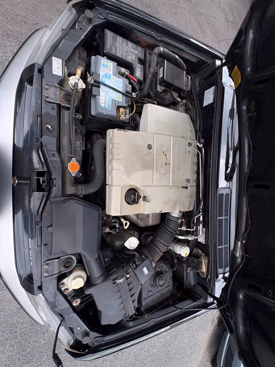Mitsubishi Pajero Pinin 1.8 GDI 120 ch 4x4 Confort • 3 portes • Clim • Barres de toit
