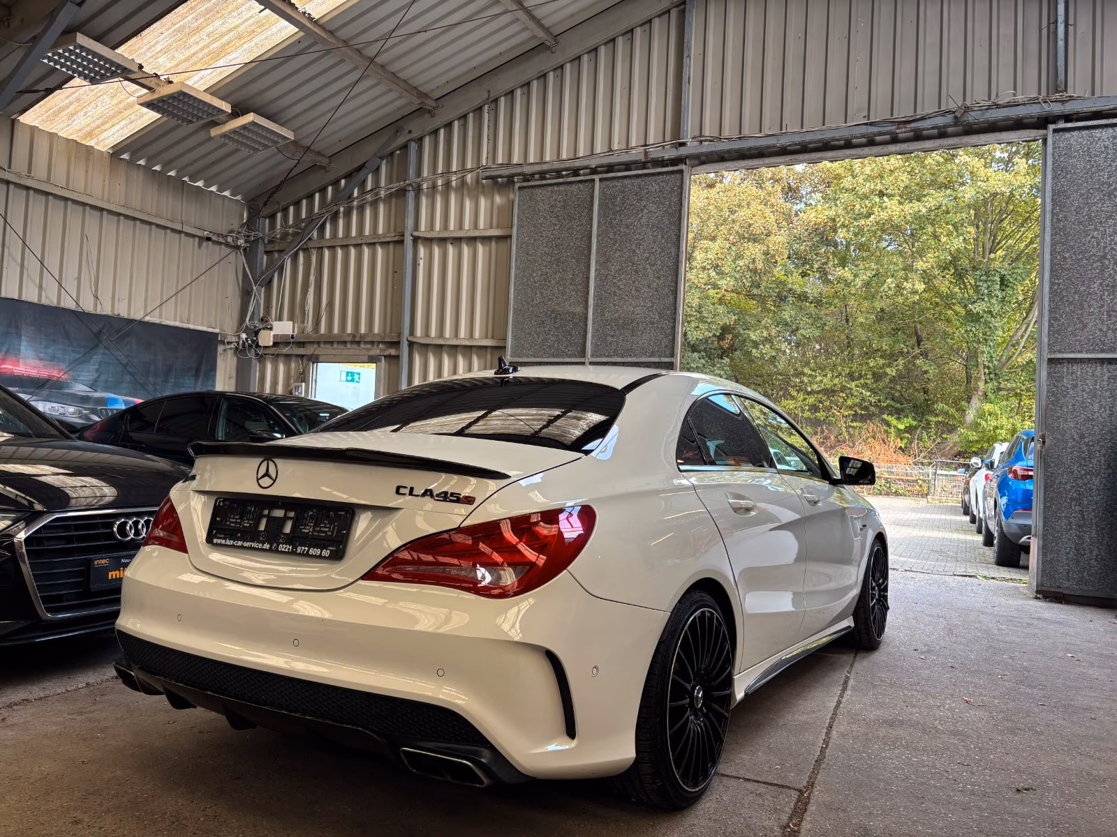 Mercedes CLA 45 AMG 4MATIC 381 ch • Pack Carbone AMG • DCT • Cuir • GPS • Sièges sport • Jantes 19"