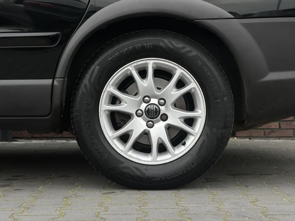 VOLVO XC70 2.5T 210 ch AWD 4x4 BVA CONFORT LINE - 289890 km
