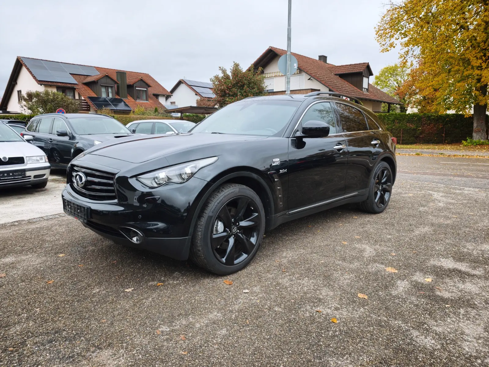 Infiniti QX70 3.0d S Premium | 238 ch | BVA | Cuir | Toit ouvrant | Régulateur adaptatif | Sièges chauffants et ventilés | GPS