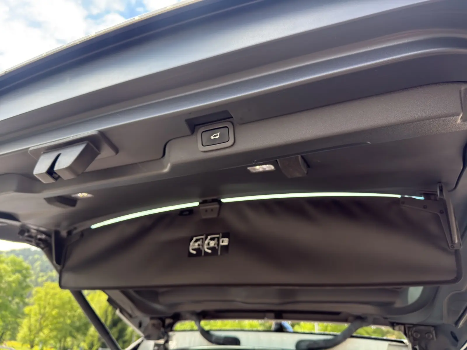 Land Rover Discovery 5 Si6 3.0 V6 SE | 340 ch | BVA | Suspension pneumatique | Cuir | Régulateur adaptatif | Sièges chauffants | Attelage