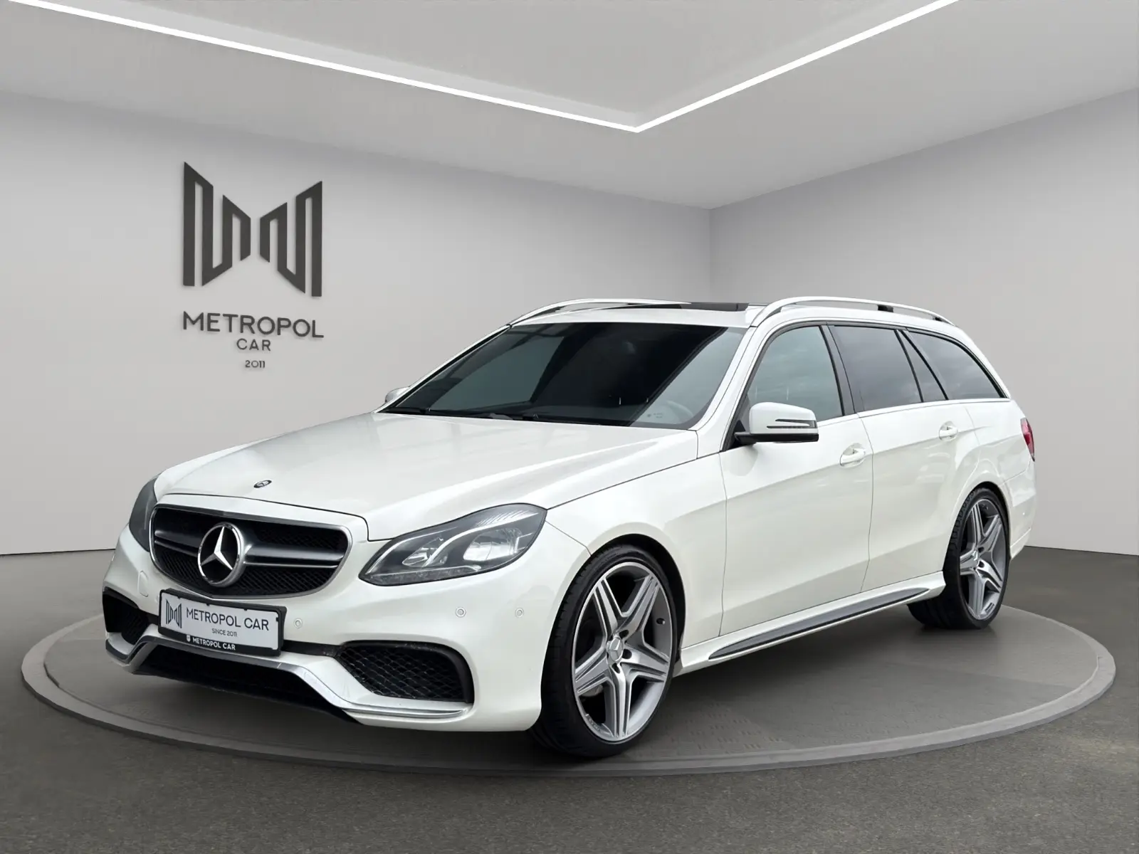 Mercedes E 350 BlueTEC Break V6 252 ch Avantgarde • Toit pano • Cuir • Harman Kardon • GPS • LED