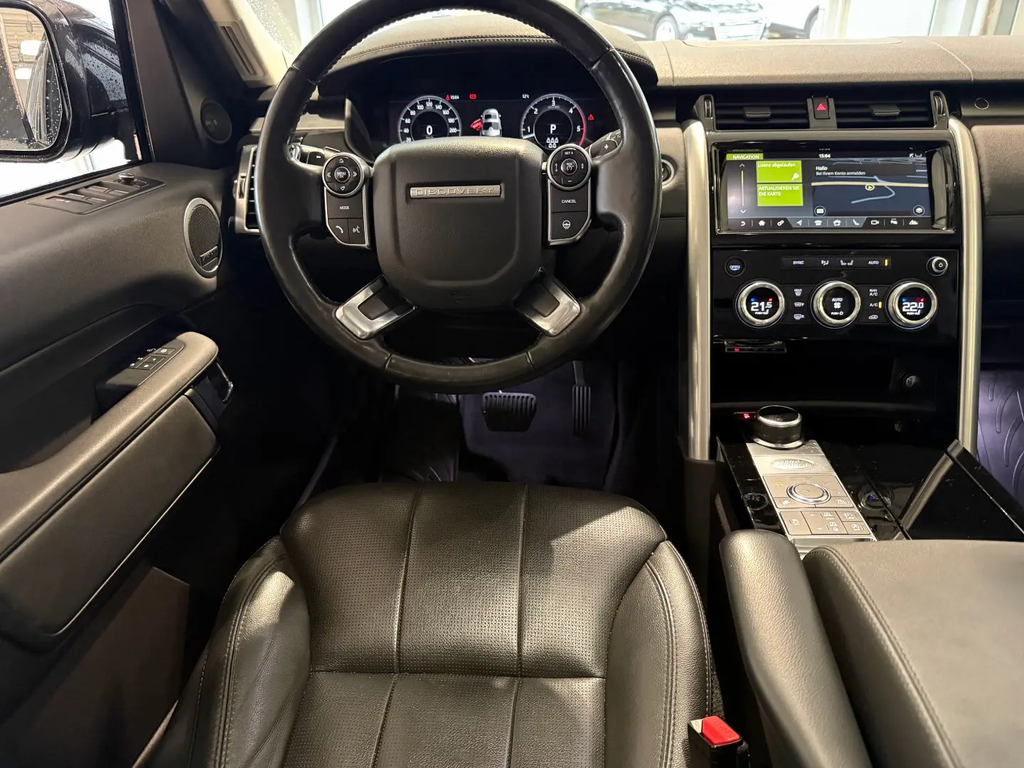 Land Rover Discovery 5 TD6 HSE | 258 ch | BVA | 7 places | Toit ouvrant | Suspension pneumatique | Affichage tête haute | Chauffage auxiliaire