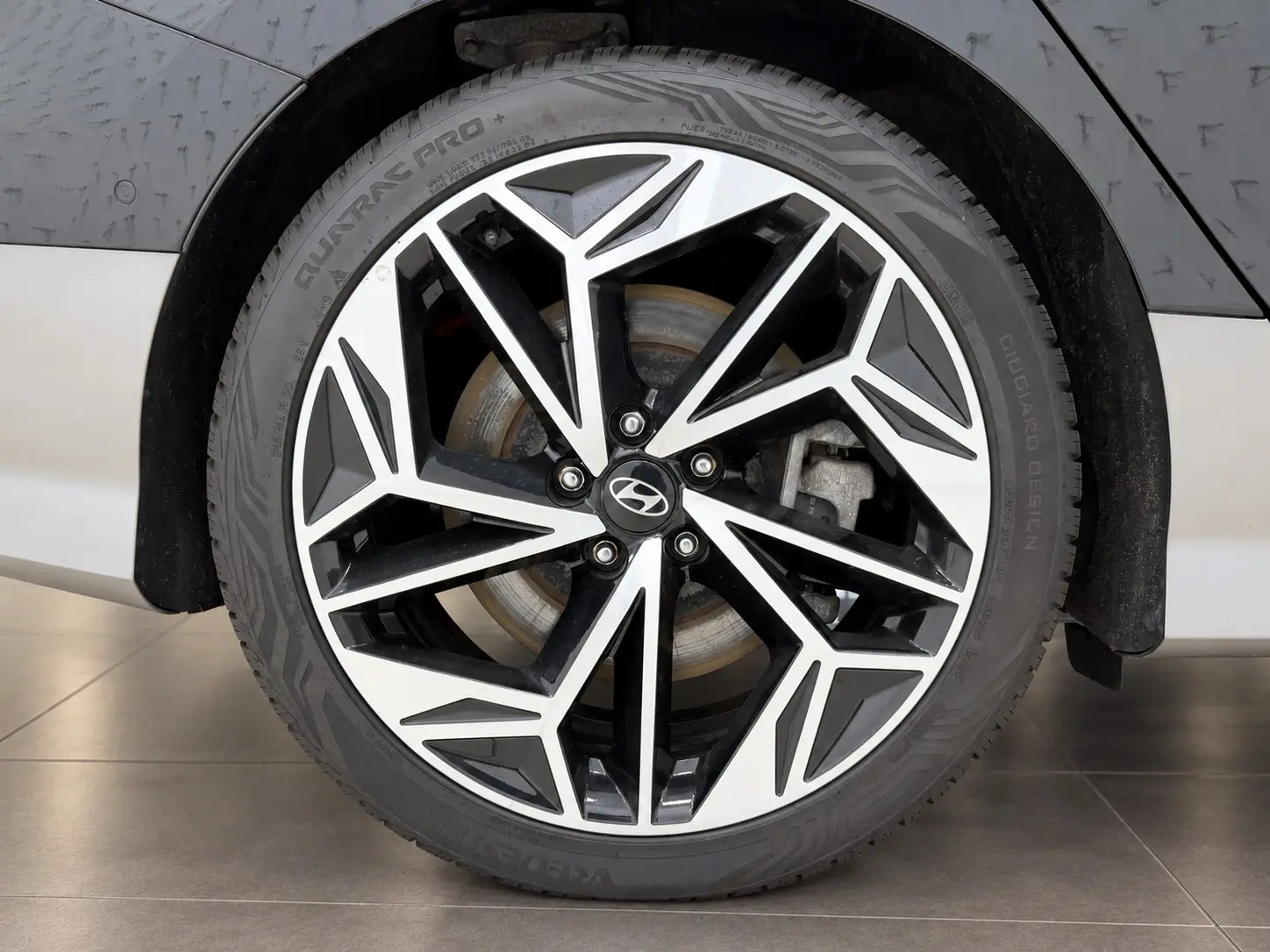 HYUNDAI IONIQ - 6 - 77,4KWH - 325 CV - 4WD - TOIT OUVRANT