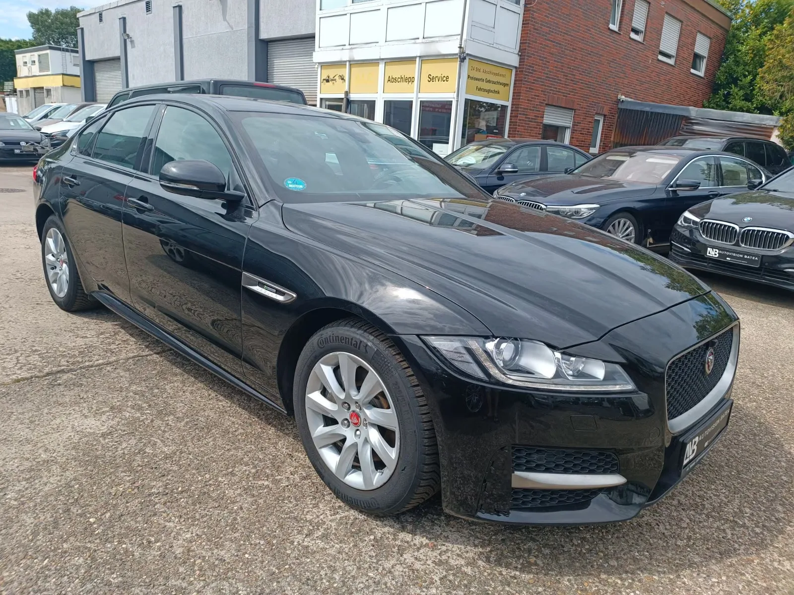 JAGUAR XF 2.0D 163CH - R-SPORT - CAMERA DE RECUL - BVA - CT RECENT - 142.000 KMS