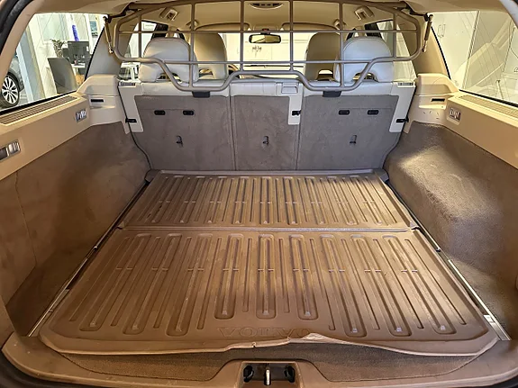 VOLVO XC70 D5 AWD 185 ch SUMMUM BVA - CUIR - ATTELAGE - 155600 km