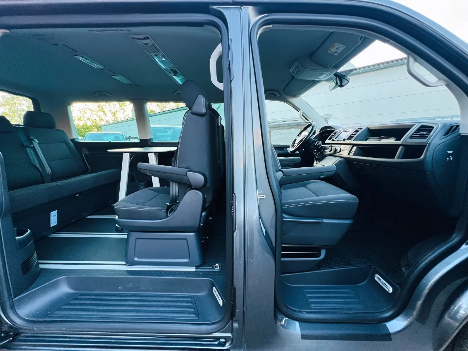 VOLKSWAGEN T6 MULTIVAN 2.0 TDI 150CH - DSG - GPS - CAMÉRA - ATTELAGE - 7 PLACES - 114.000 KMS