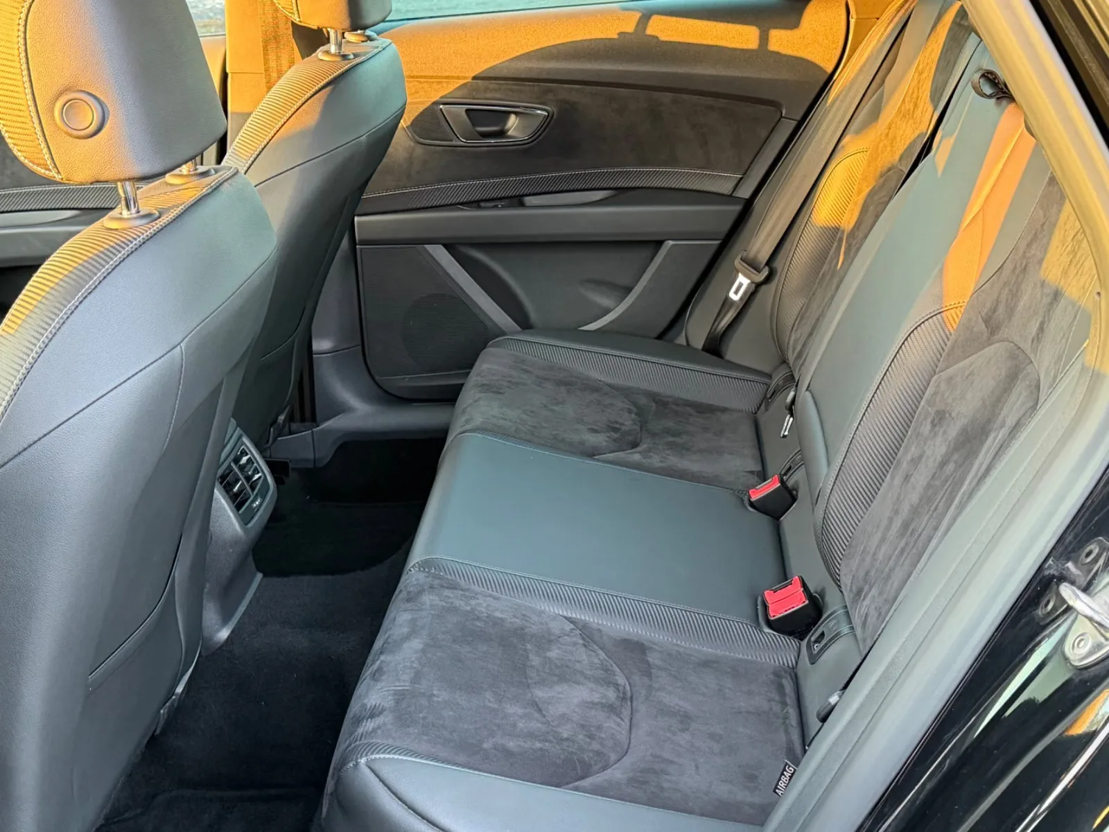 SEAT LEON ST CUPRA 300 2.0 TSI 300 CH – DSG – 4DRIVE – CUIR – LED – ACC – DCC – 69 998 KM