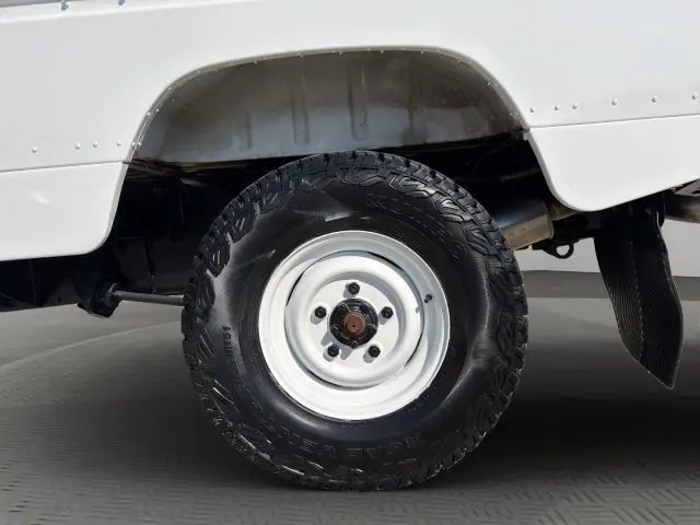 Land Rover Defender 110 2.2 TD4 Pick-up | 122 ch | BVM | Direction assistée | Verrouillage centralisé