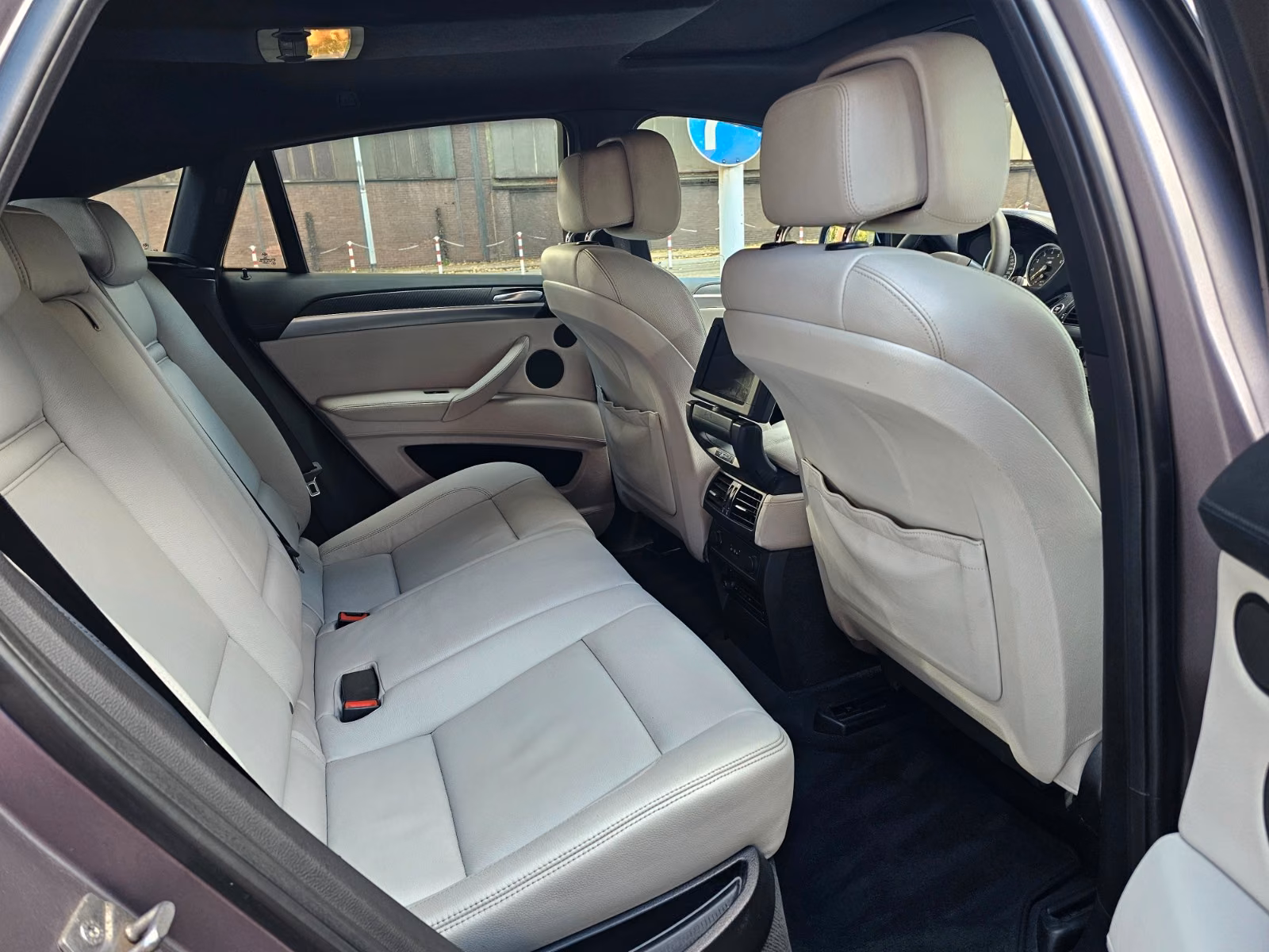 BMW X6 M 4.4 V8 | 555 ch | BVA | Kit Hamann | Toit ouvrant | Affichage tête haute | GPS | Sièges chauffants
